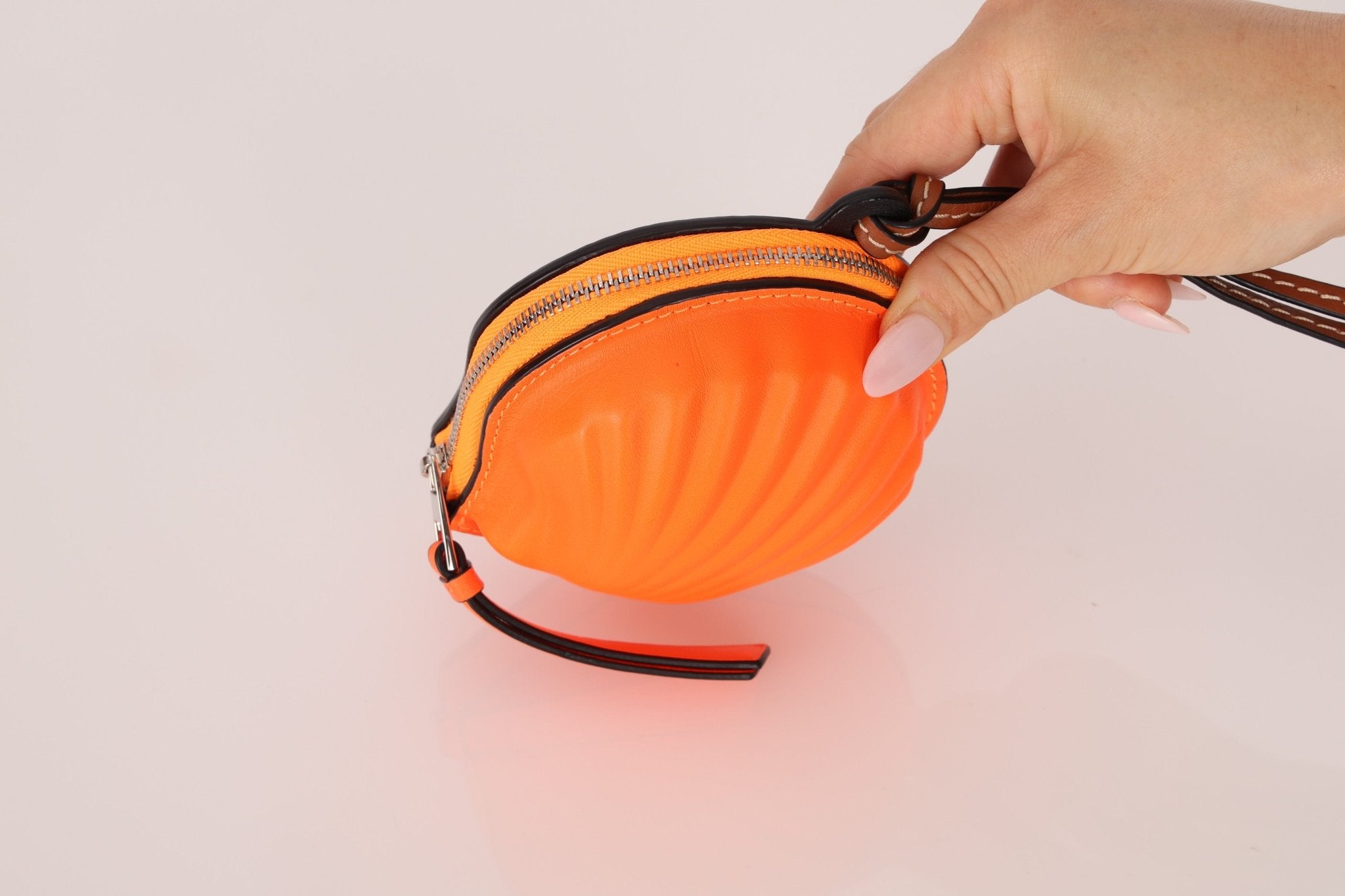 Loewe x Paula's Ibiza Orange Seashell Pouch - FashioNica