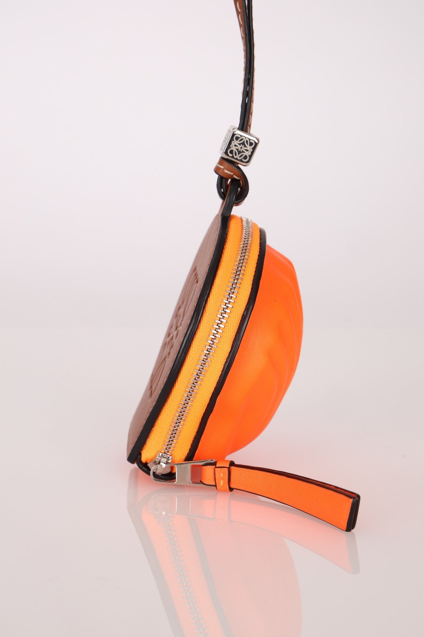 Loewe x Paula's Ibiza Orange Seashell Pouch - FashioNica