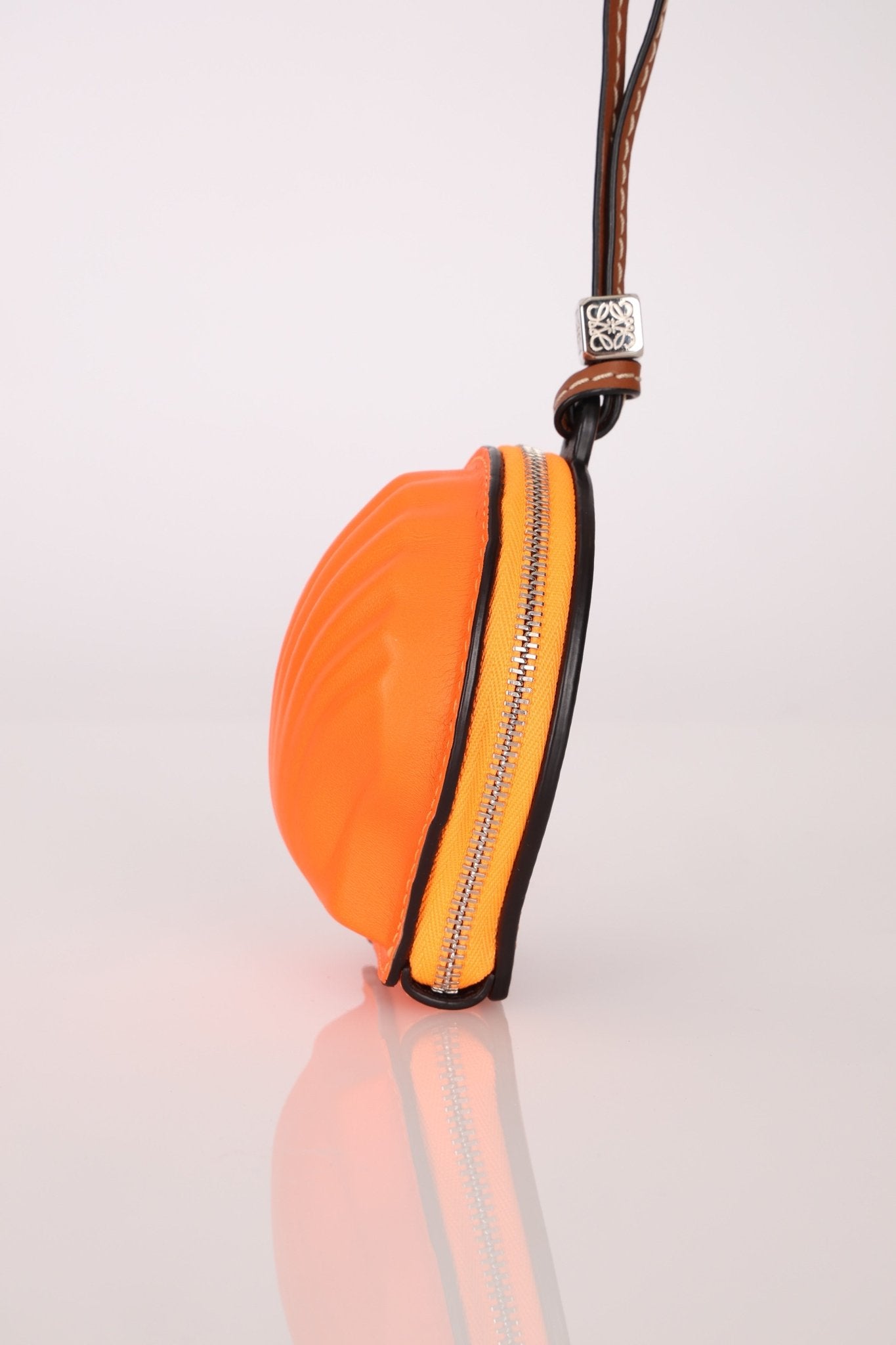 Loewe x Paula's Ibiza Orange Seashell Pouch - FashioNica