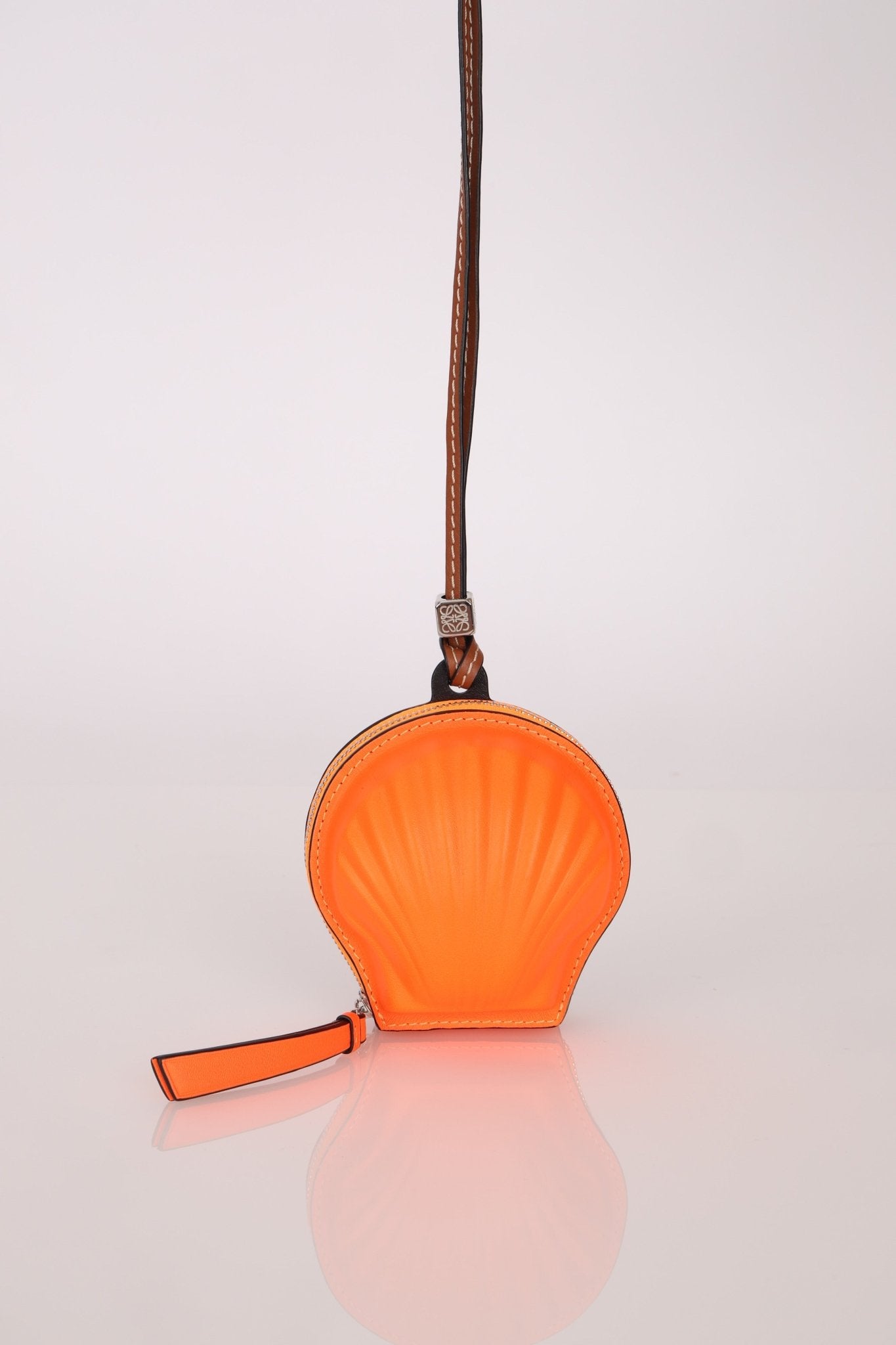 Loewe x Paula's Ibiza Orange Seashell Pouch - FashioNica