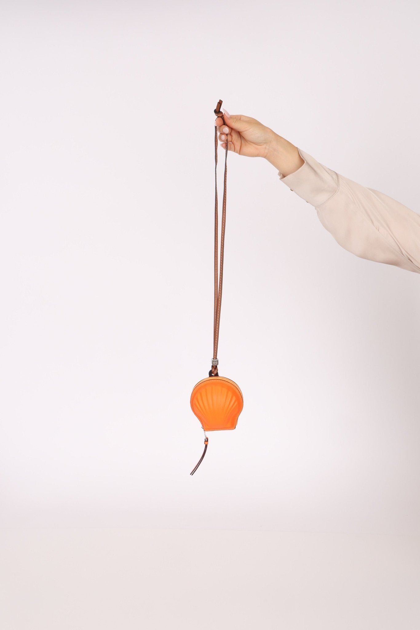 Loewe x Paula's Ibiza Orange Seashell Pouch - FashioNica