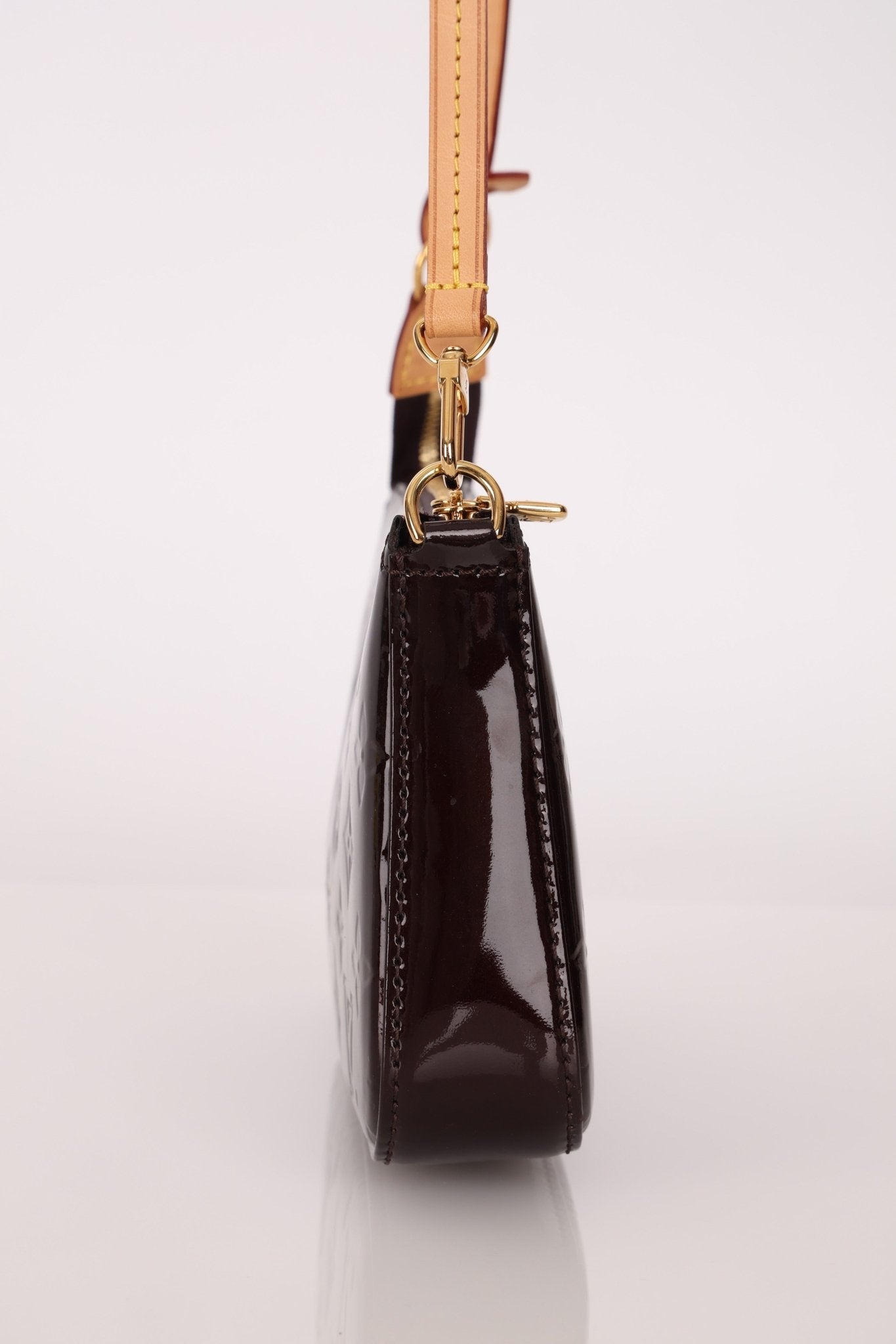 Louis Vuitton 2012 Monogram Amarante Vernis Pochette - FashioNica