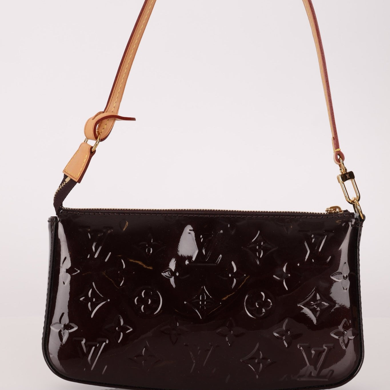 Louis Vuitton 2012 Monogram Amarante Vernis Pochette - FashioNica