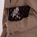 Louis Vuitton 2012 Monogram Amarante Vernis Pochette - FashioNica