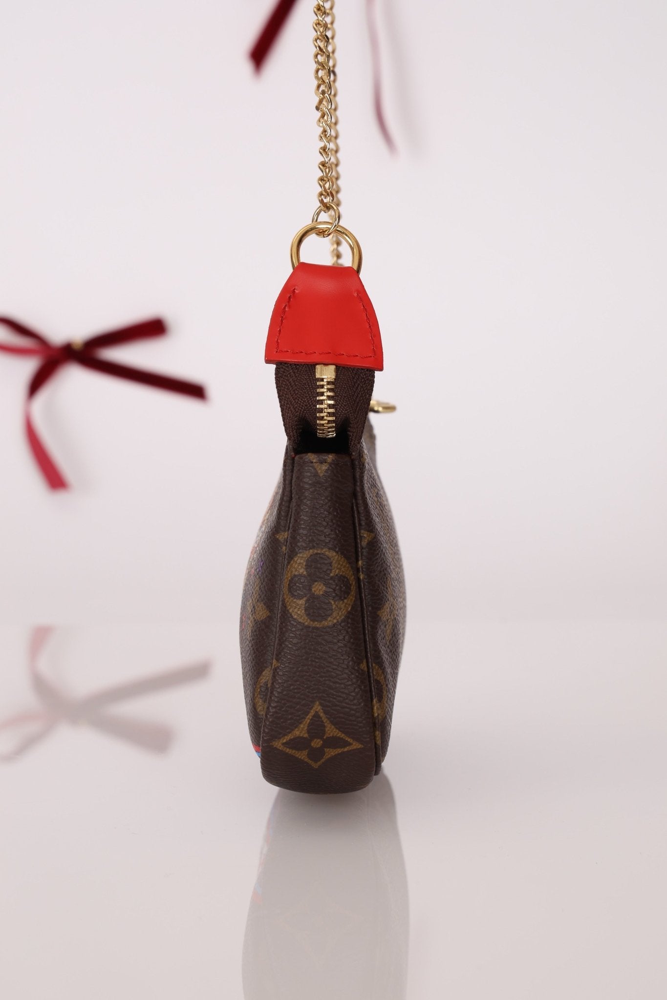 Louis Vuitton 2020 Animation Monogram Vivienne Pochette - FashioNica