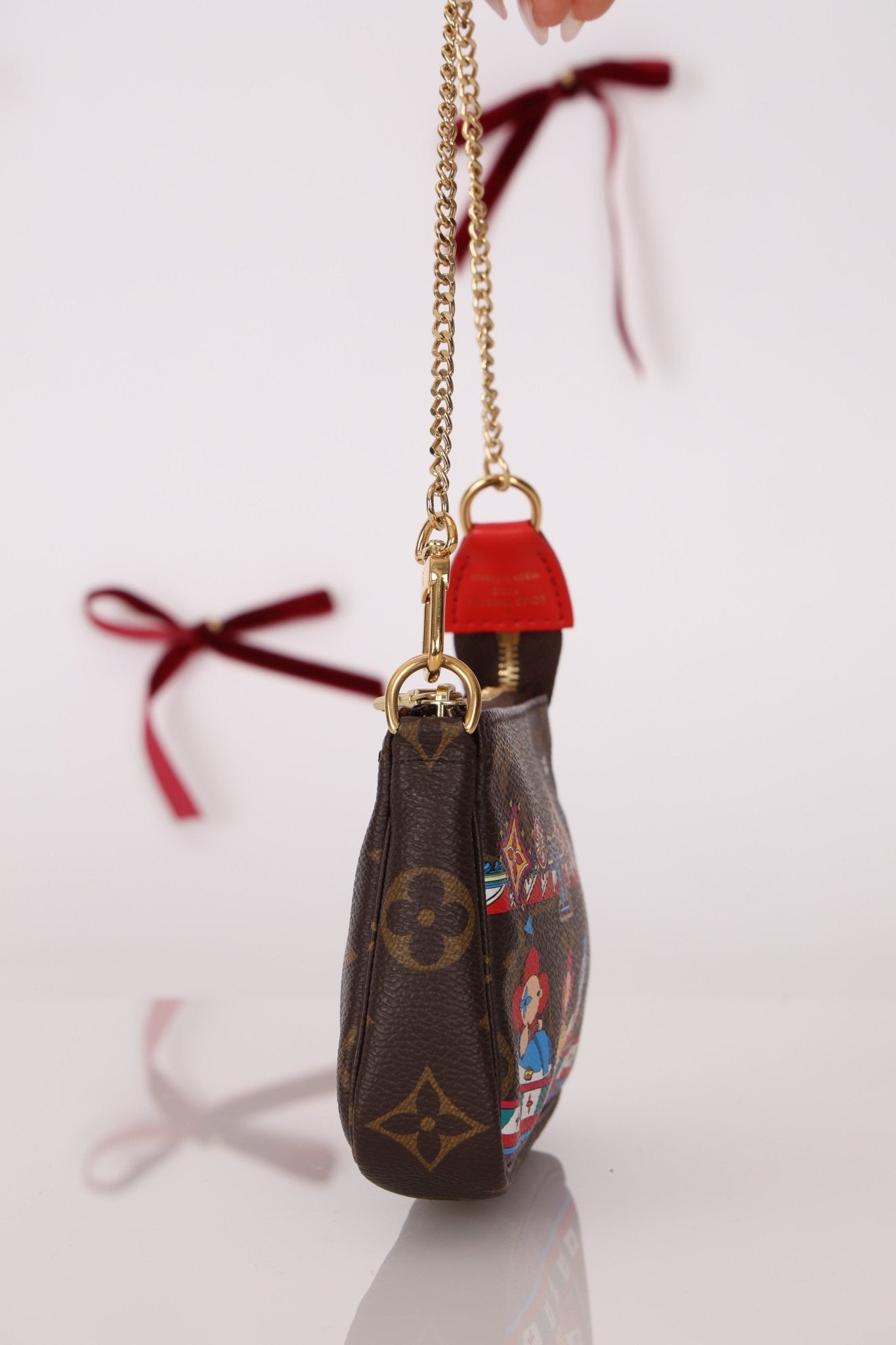 Louis Vuitton 2020 Animation Monogram Vivienne Pochette - FashioNica