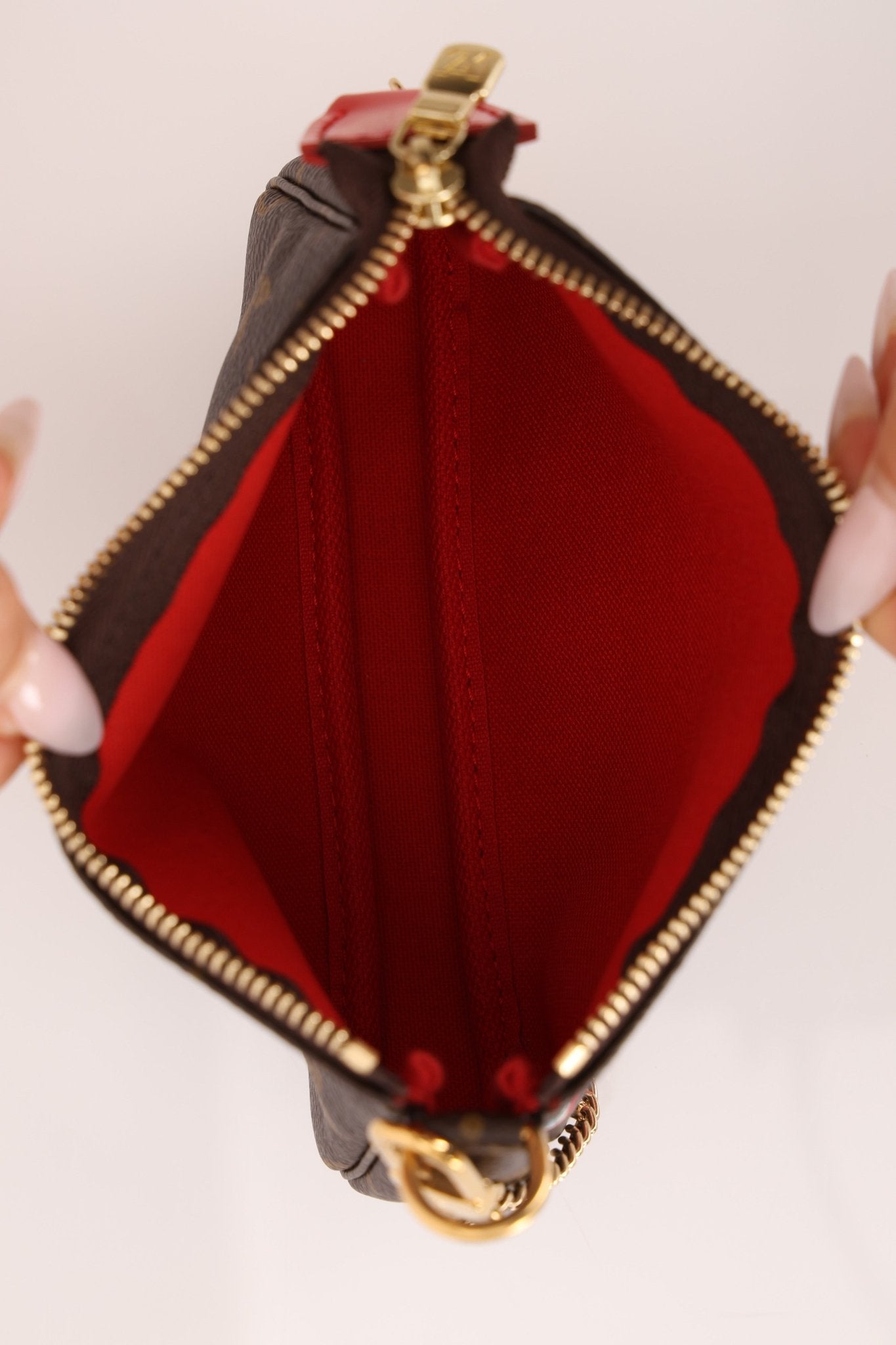 Louis Vuitton 2020 Animation Monogram Vivienne Pochette - FashioNica