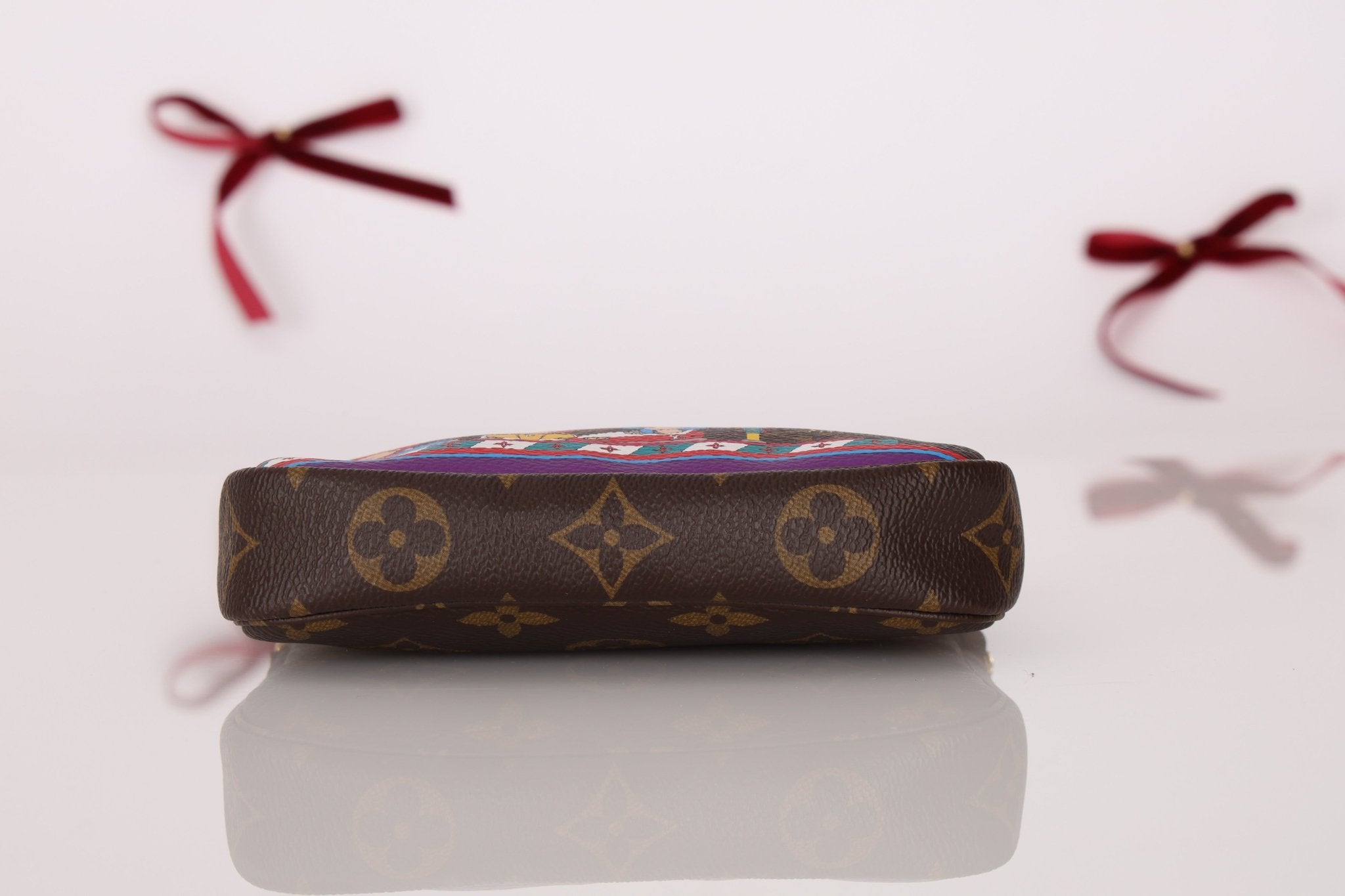 Louis Vuitton 2020 Animation Monogram Vivienne Pochette - FashioNica