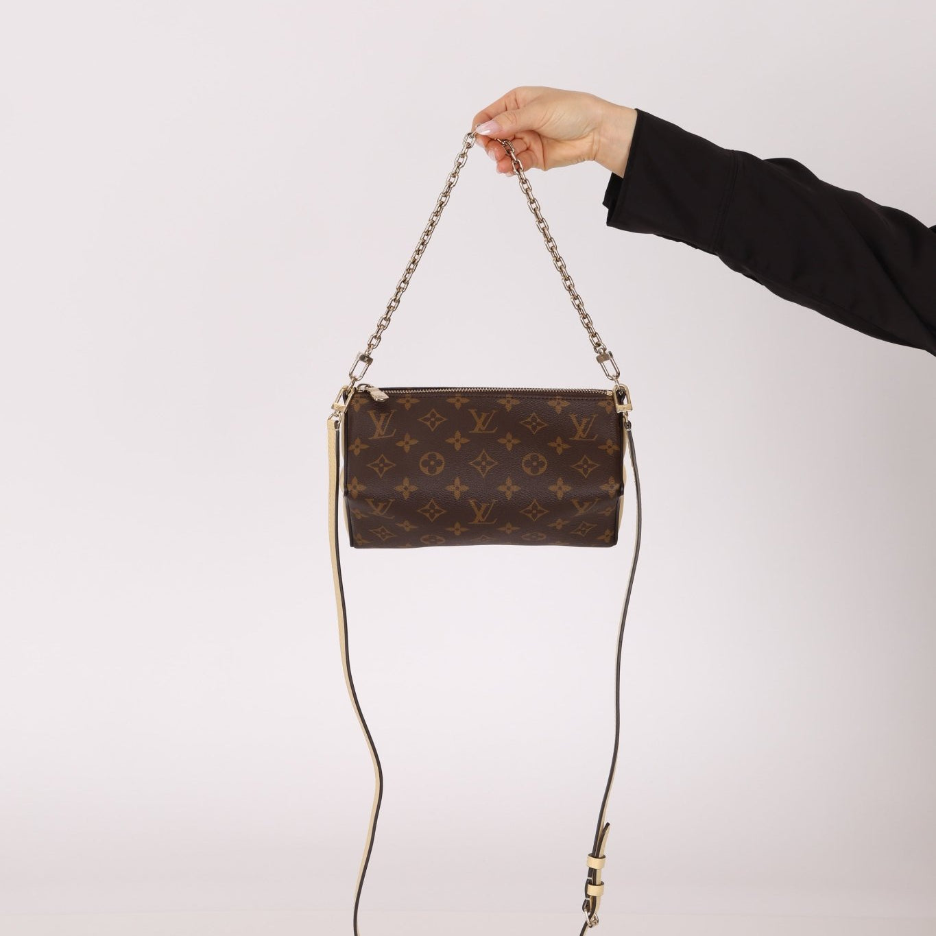 Louis Vuitton Bloom Pouch Bag - FashioNica