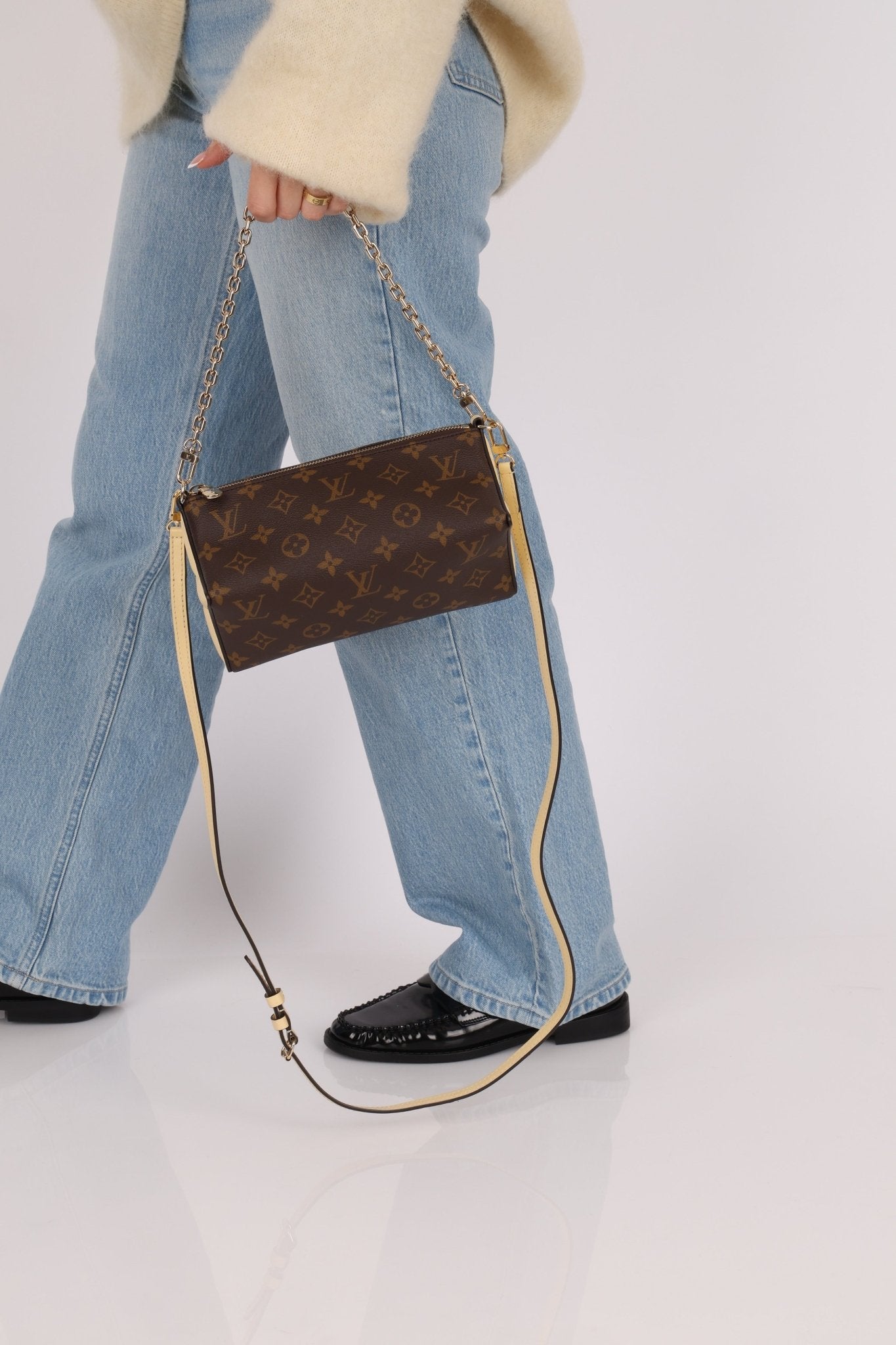 Louis Vuitton Bloom Pouch Bag - FashioNica