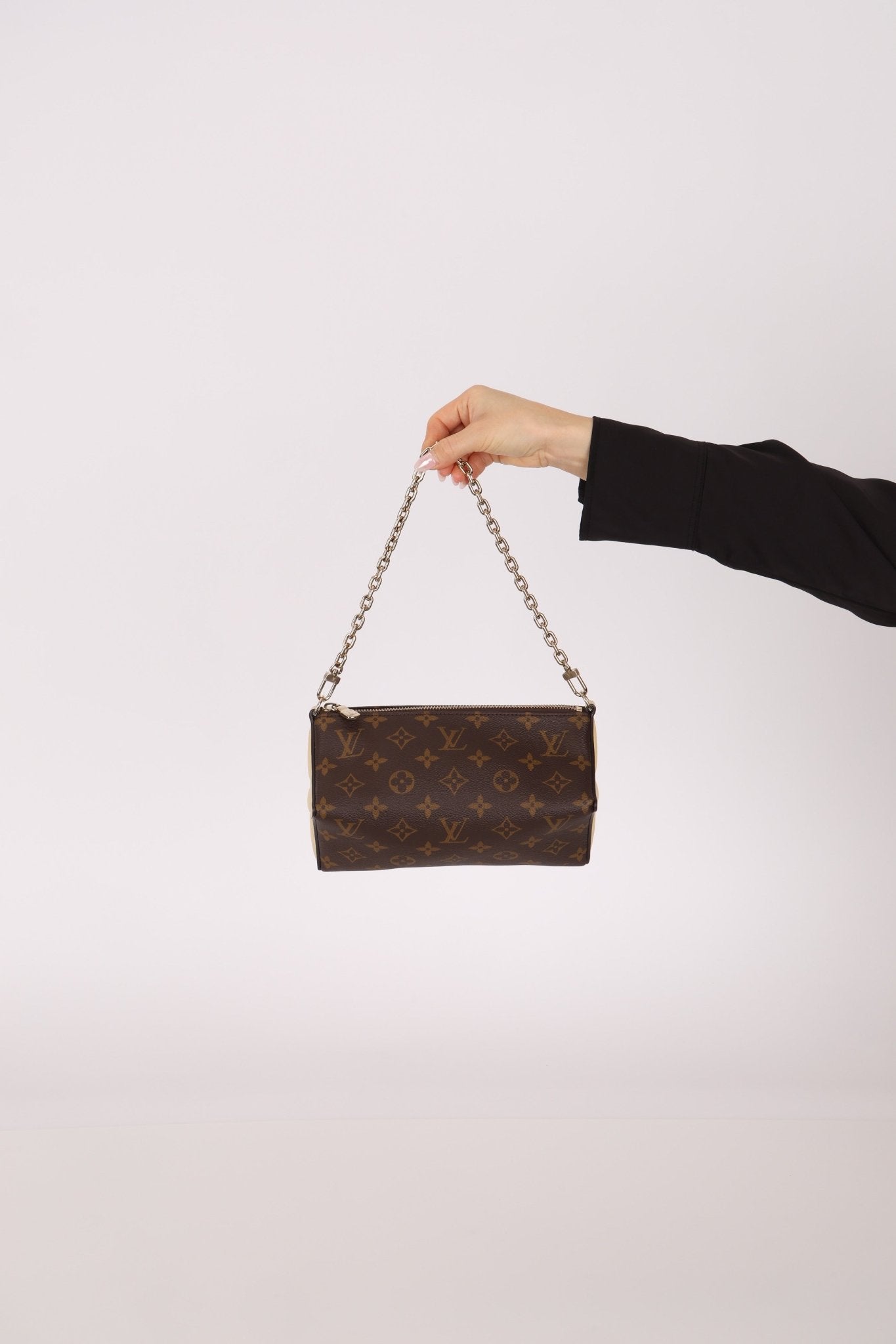 Louis Vuitton Bloom Pouch Bag - FashioNica