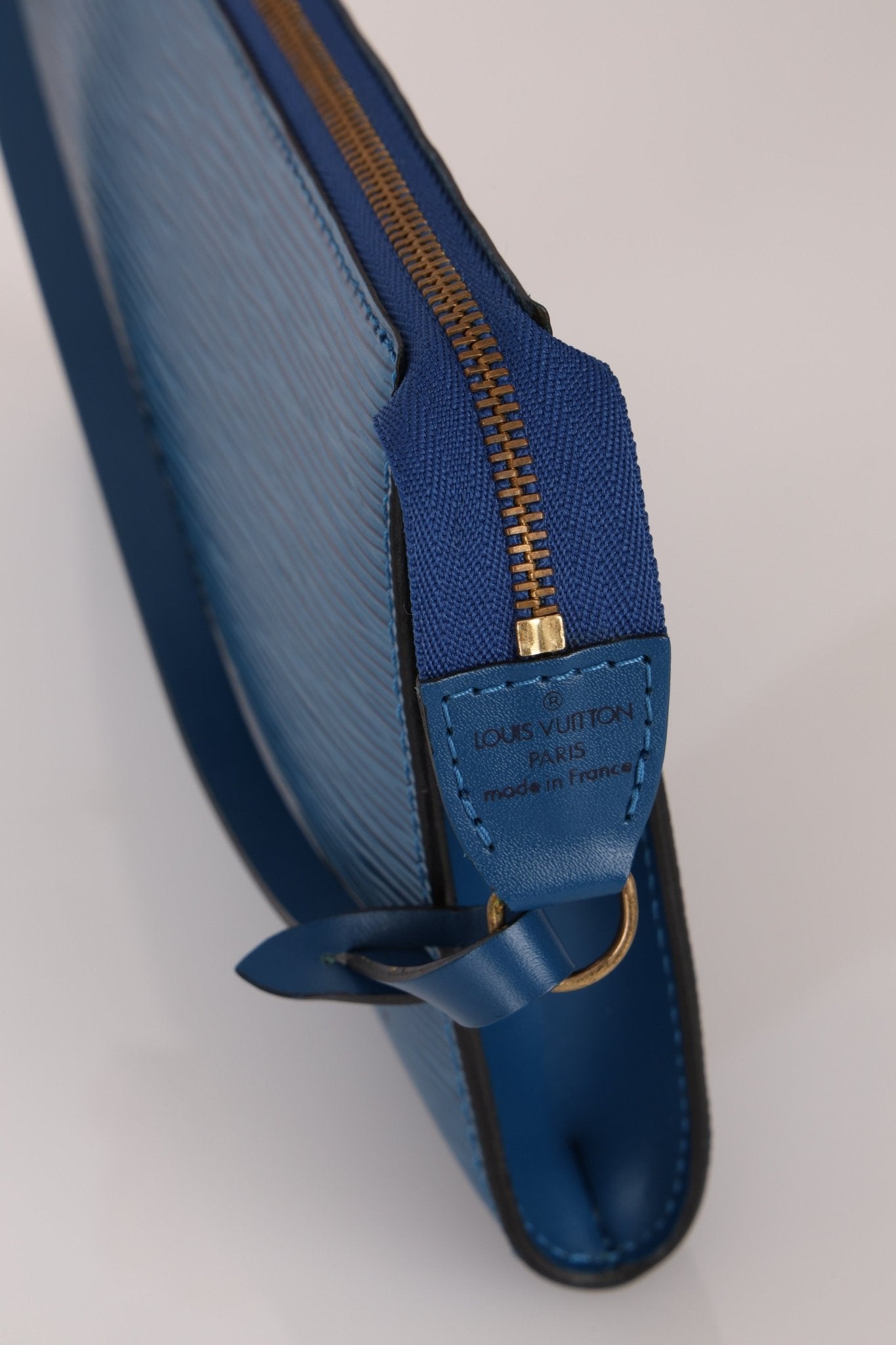 Louis Vuitton Blue Epi Leather Pochette - FashioNica