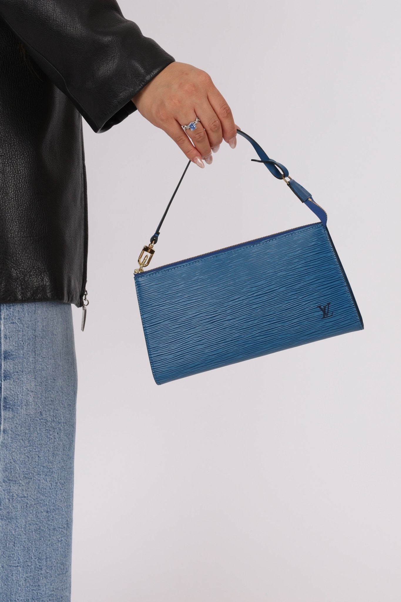 Louis Vuitton Blue Epi Leather Pochette - FashioNica