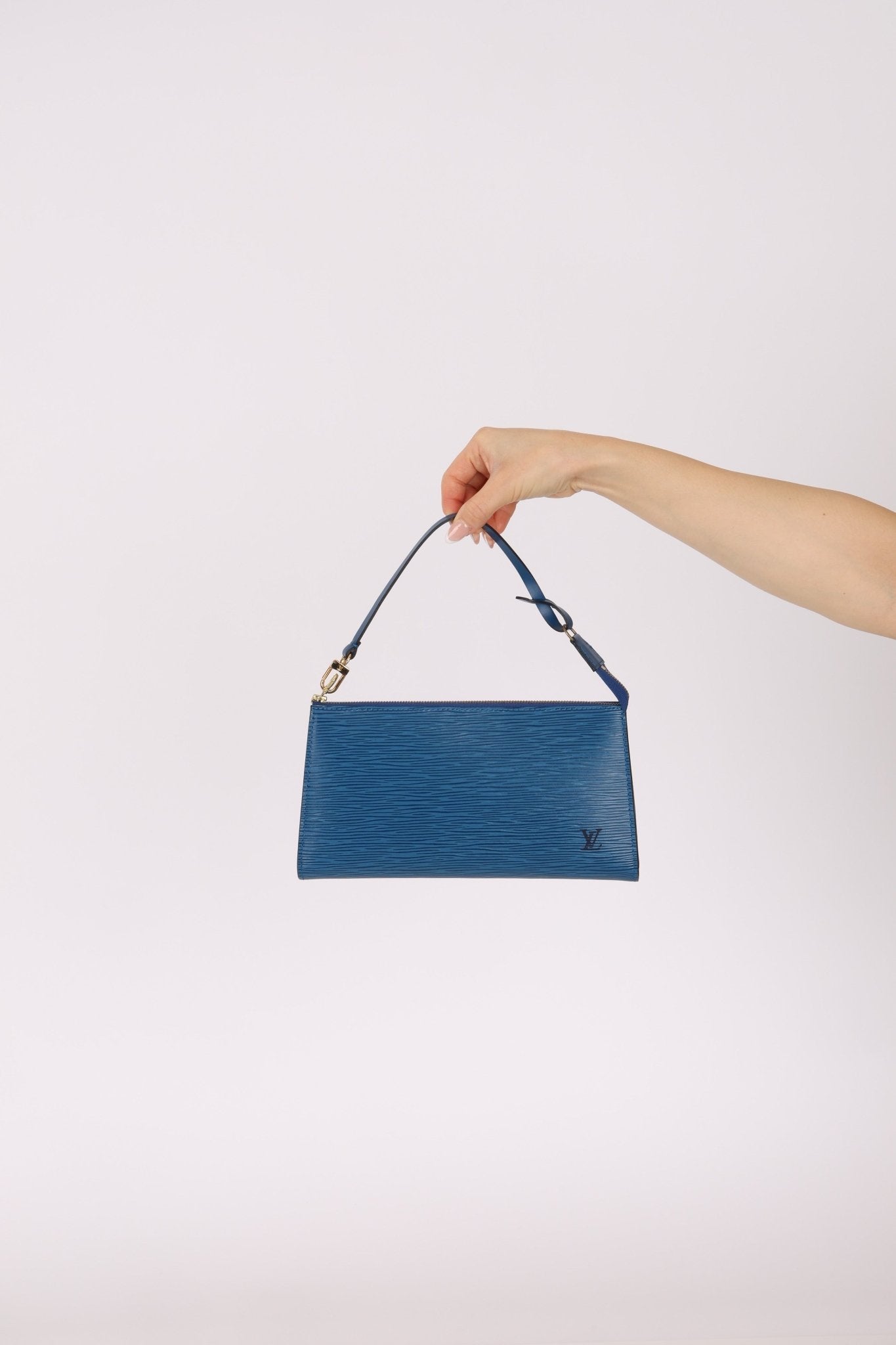 Louis Vuitton Blue Epi Leather Pochette - FashioNica