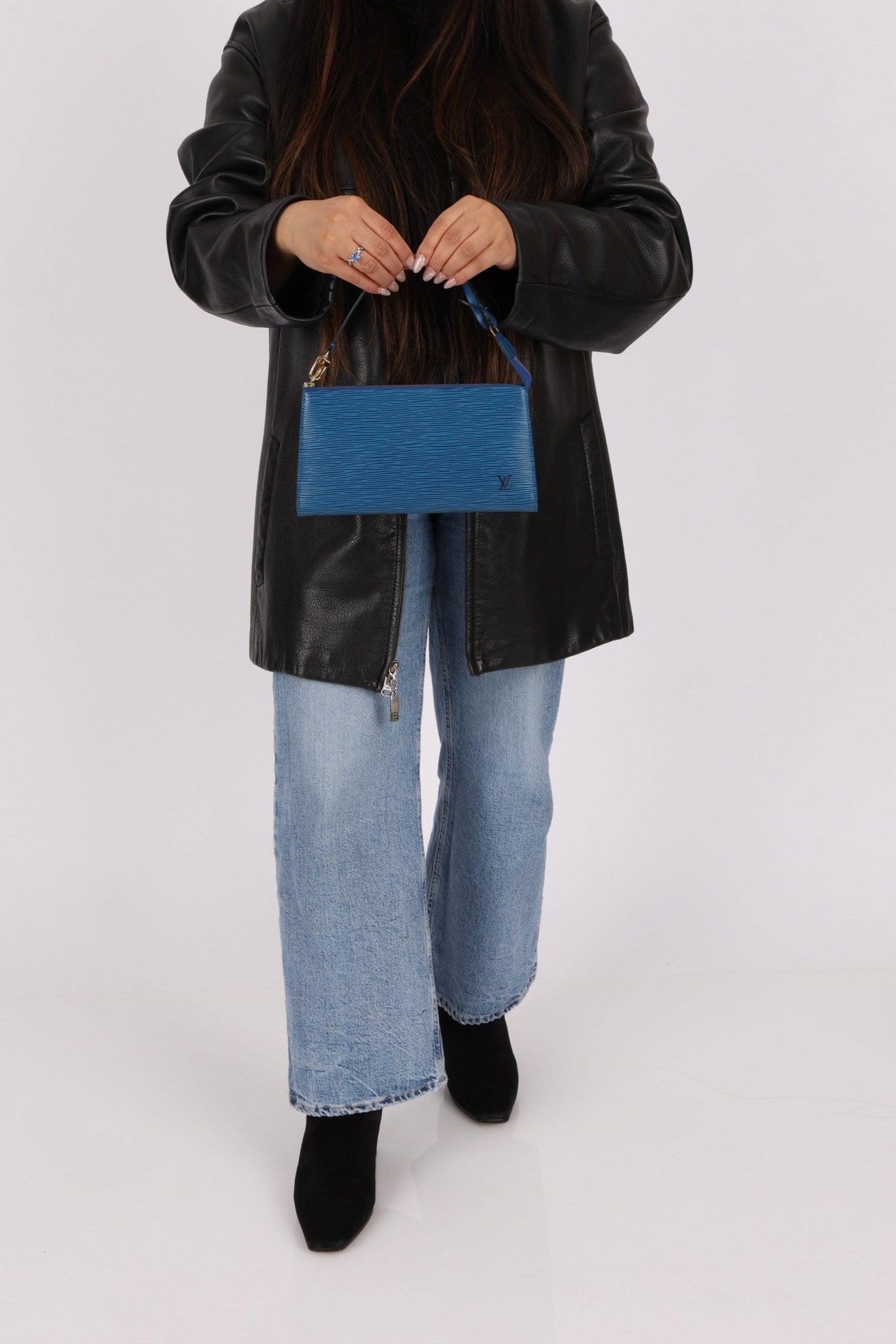 Louis Vuitton Blue Epi Leather Pochette - FashioNica