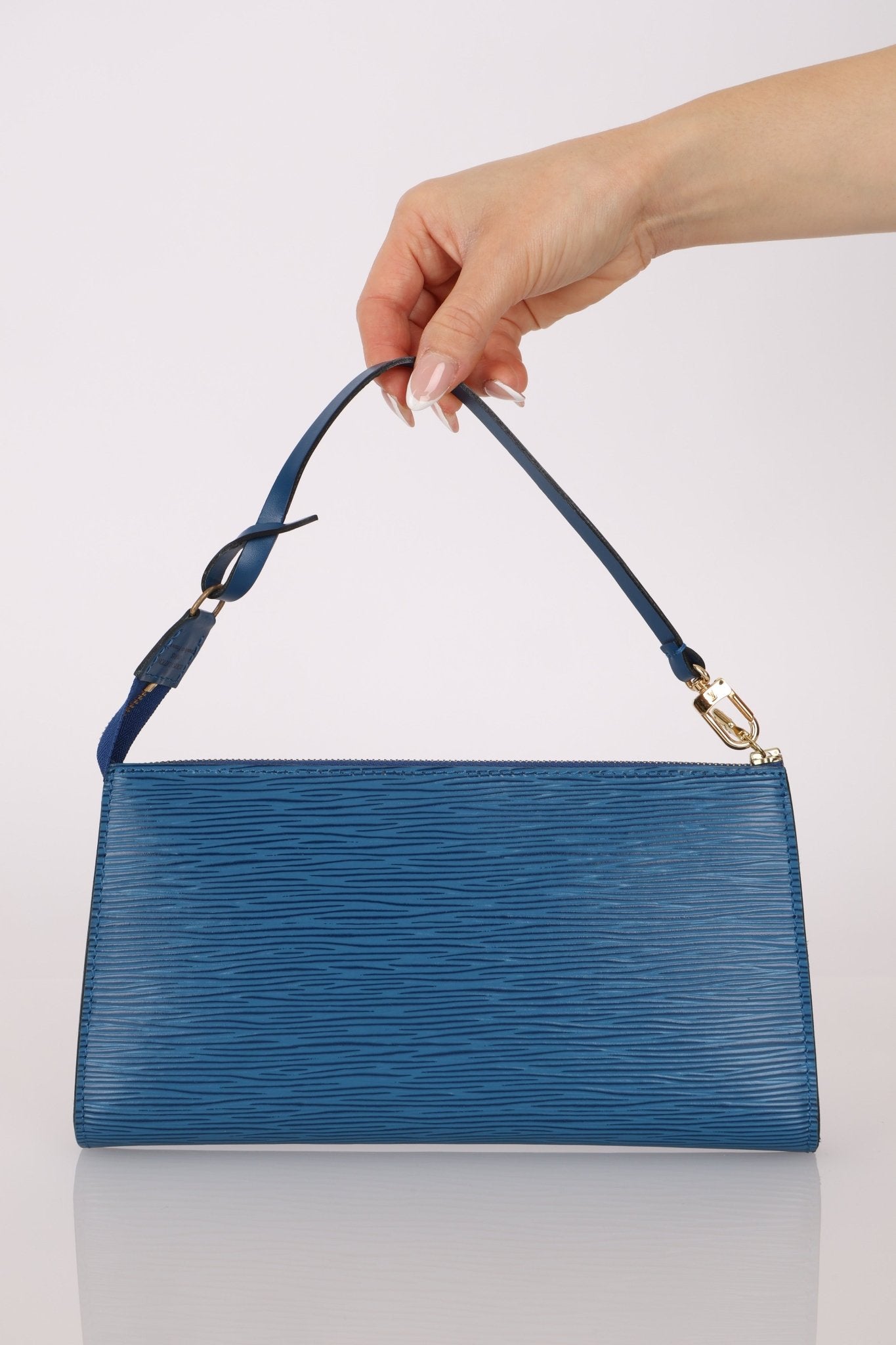 Louis Vuitton Blue Epi Leather Pochette - FashioNica