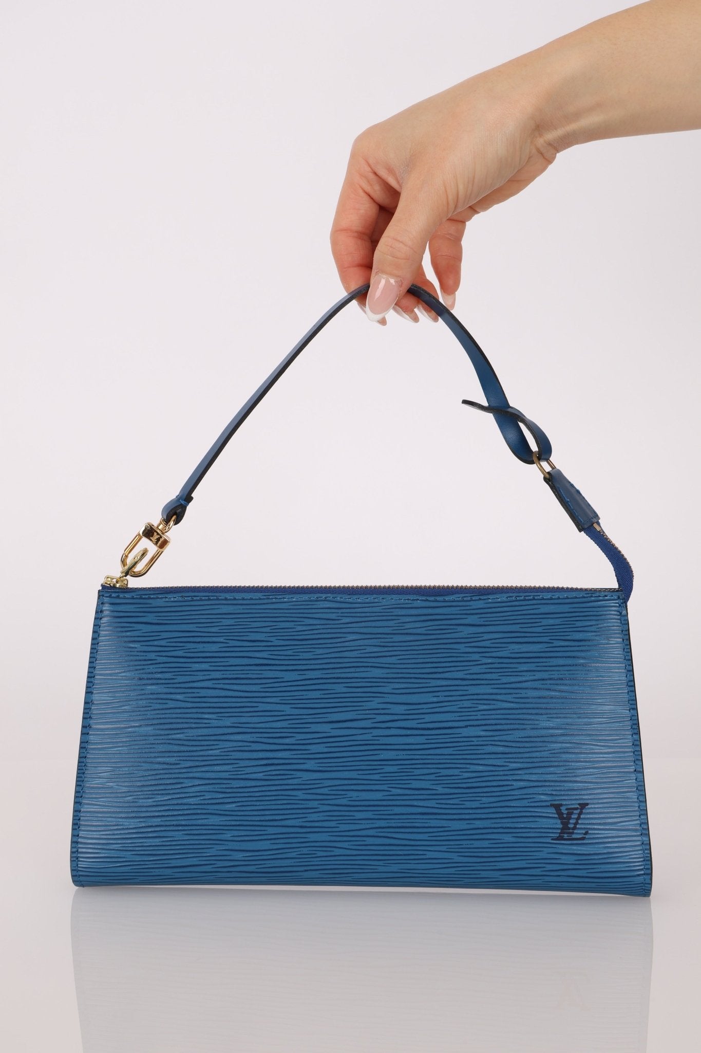 Louis Vuitton Blue Epi Leather Pochette - FashioNica