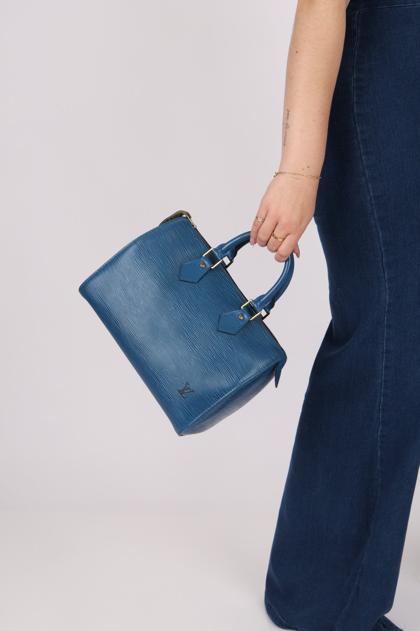 Louis Vuitton Blue Epi Speedy 30 - FashioNica