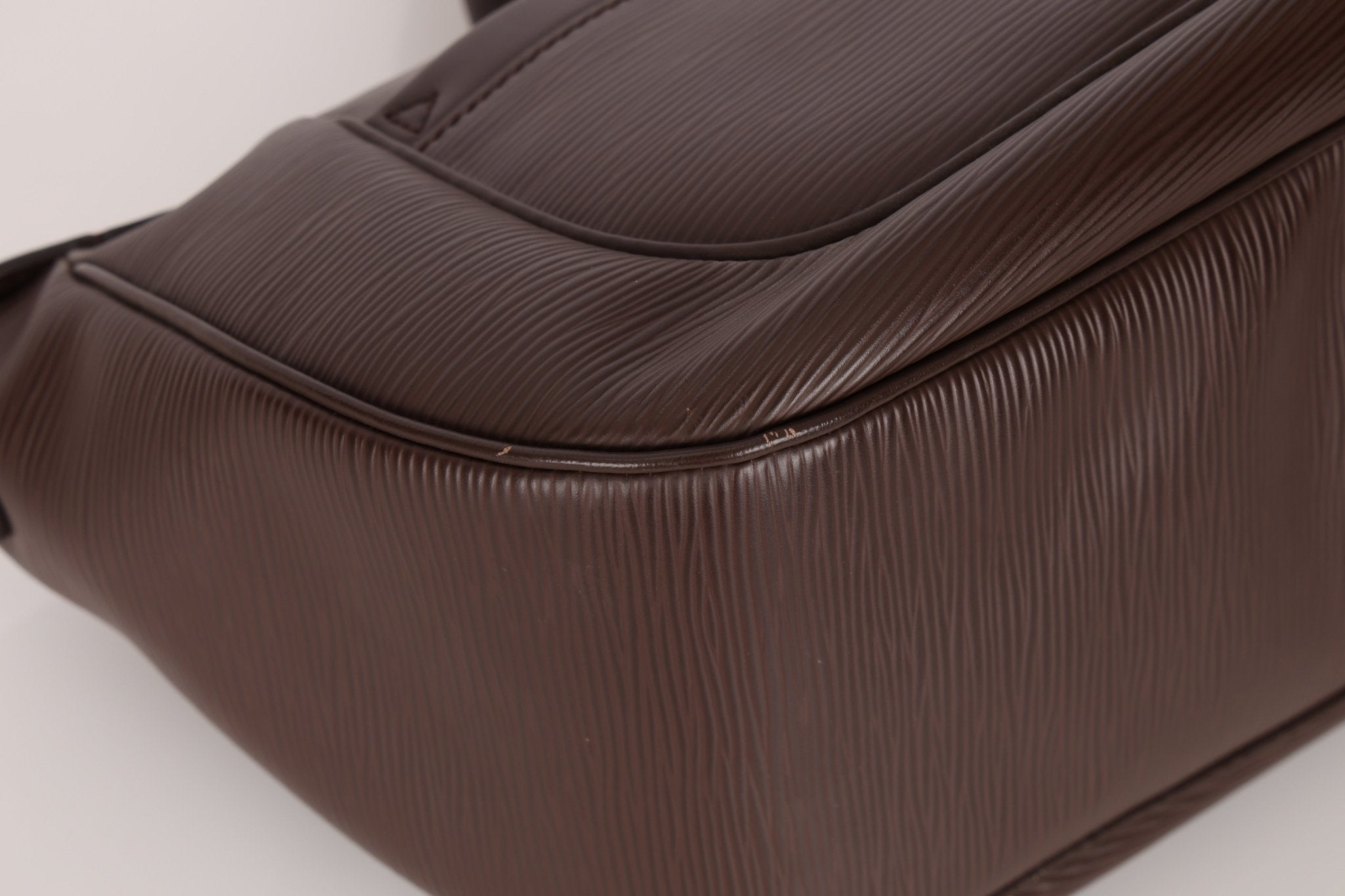 Louis Vuitton Brown Epi Danura GM - FashioNica