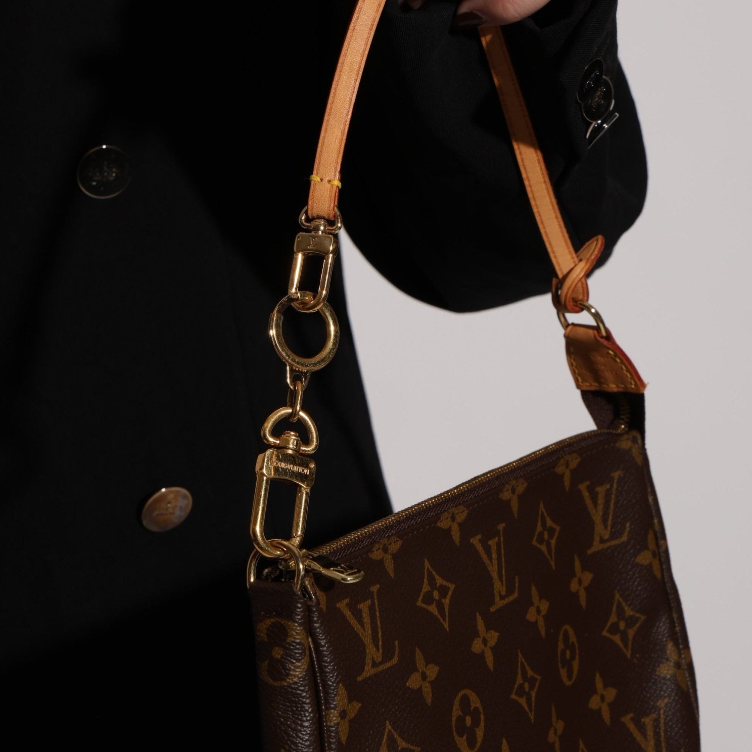 Louis Vuitton Clasp and Key Ring - FashioNica