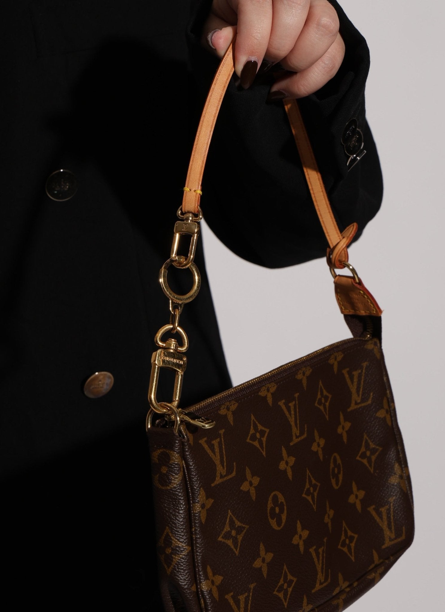Louis Vuitton Clasp and Key Ring - FashioNica