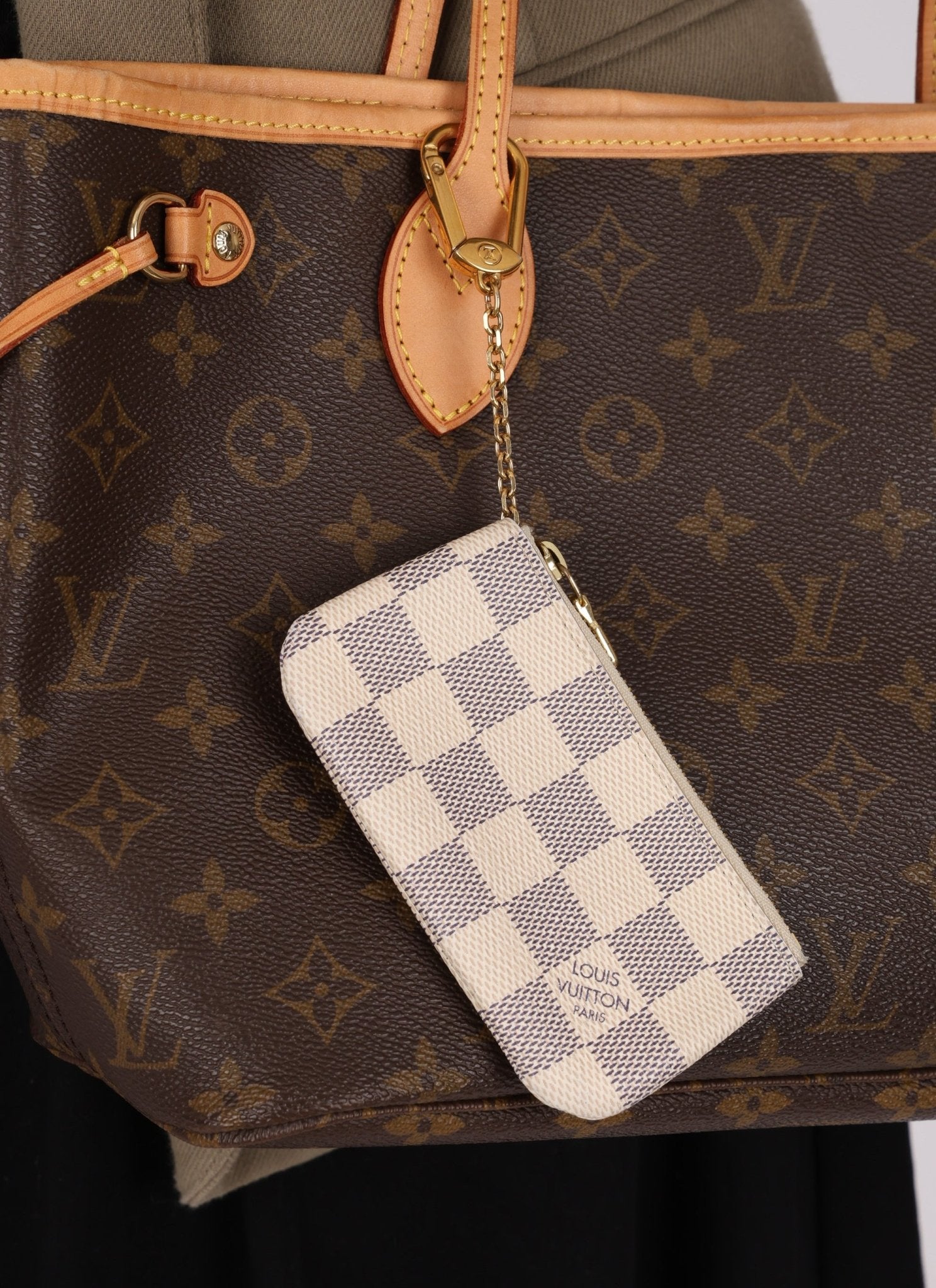 Louis Vuitton Damier Azur Key Pouch - FashioNica