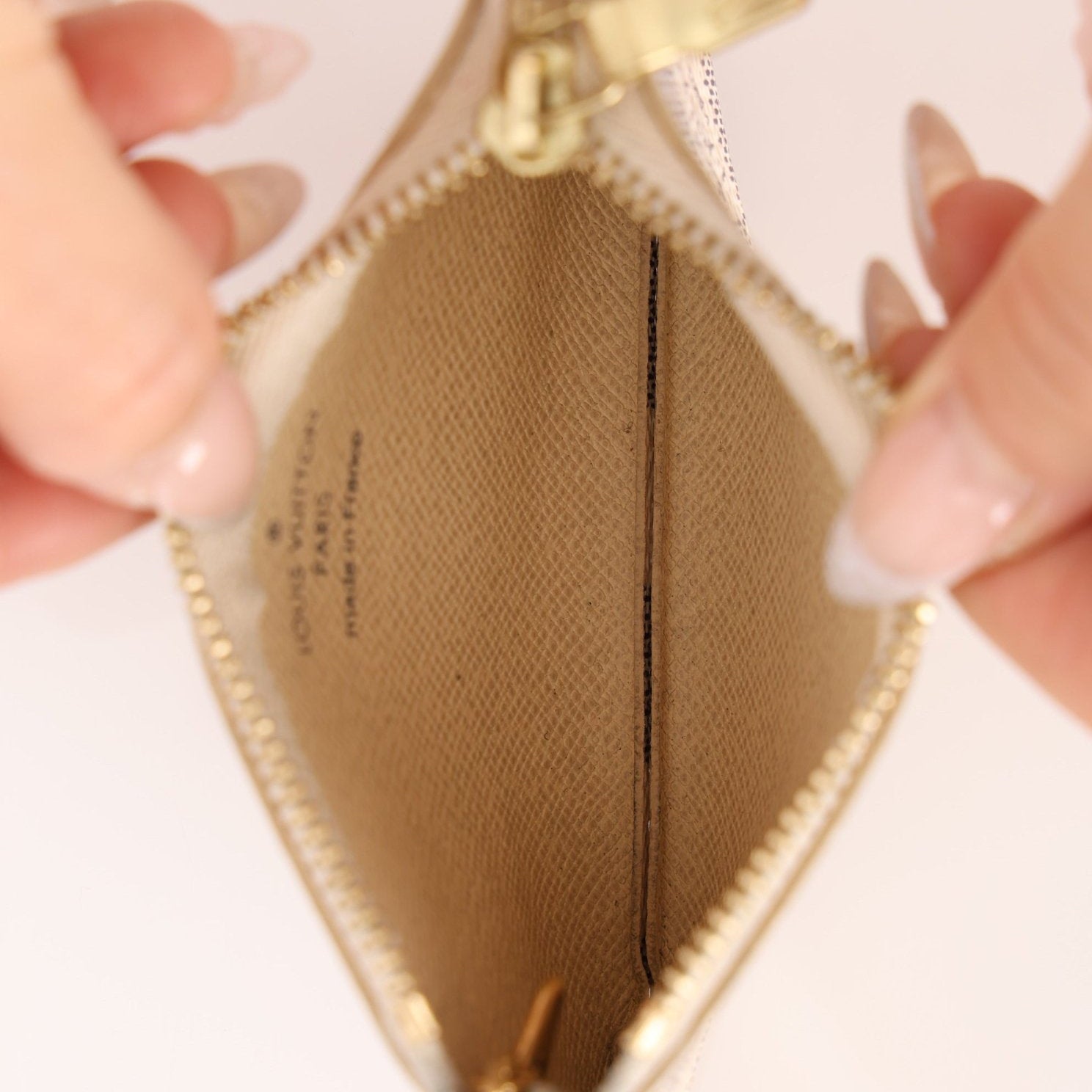 Louis Vuitton Damier Azur Key Pouch - FashioNica