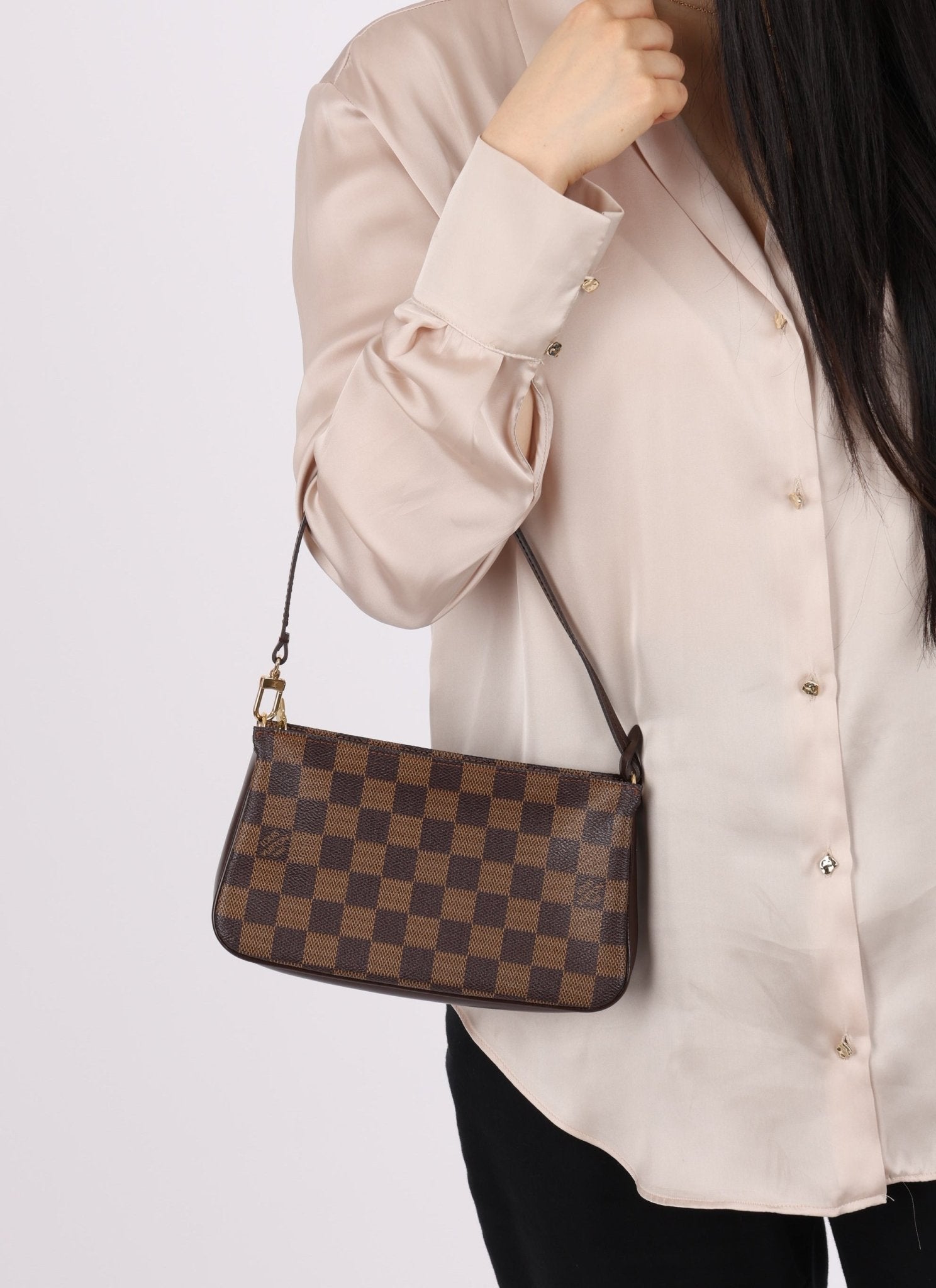Louis Vuitton Damier Ebene Pochette - FashioNica