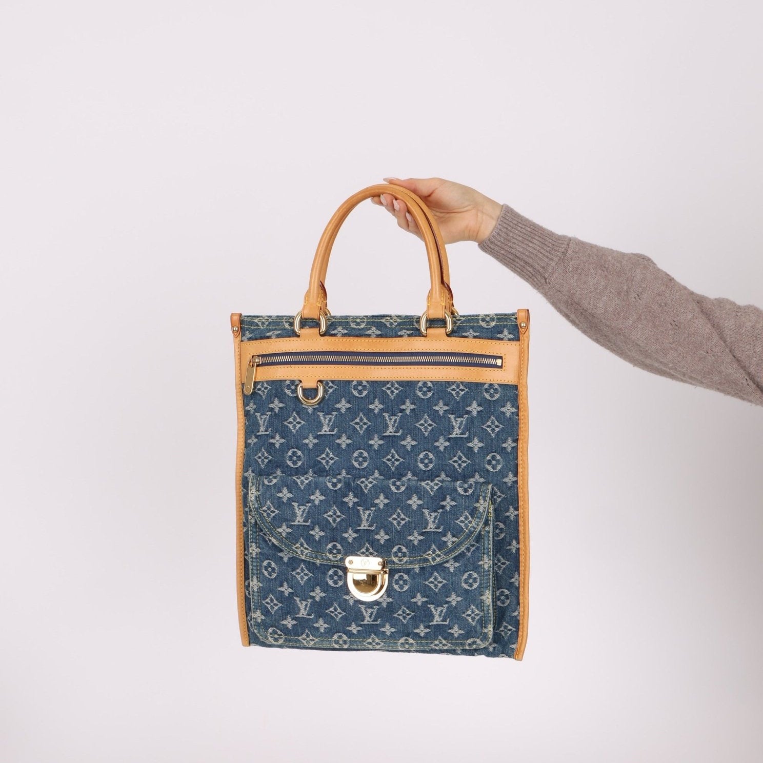 Louis Vuitton Denim Monogram Sac Plat - FashioNica