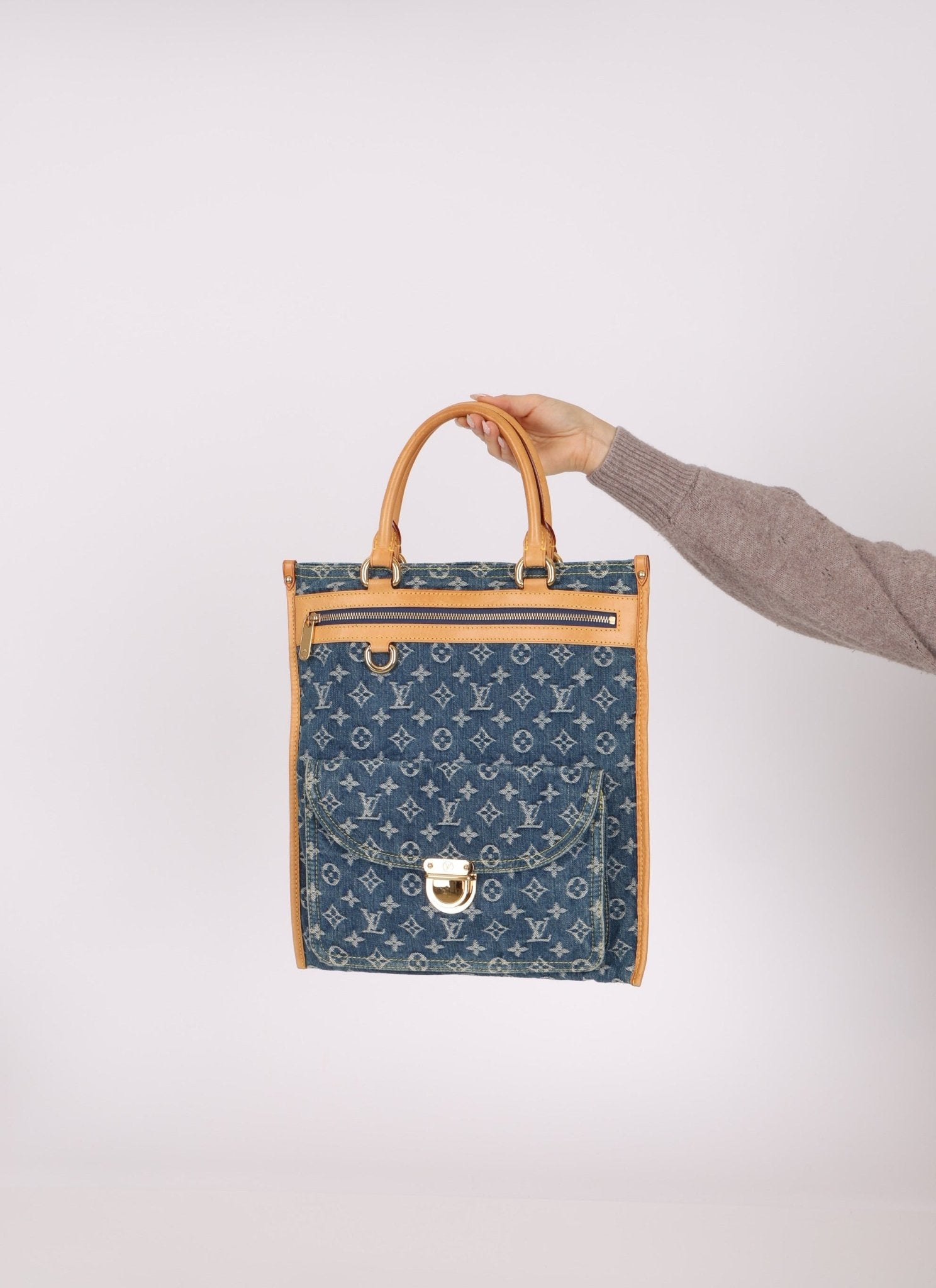 Louis Vuitton Denim Monogram Sac Plat - FashioNica