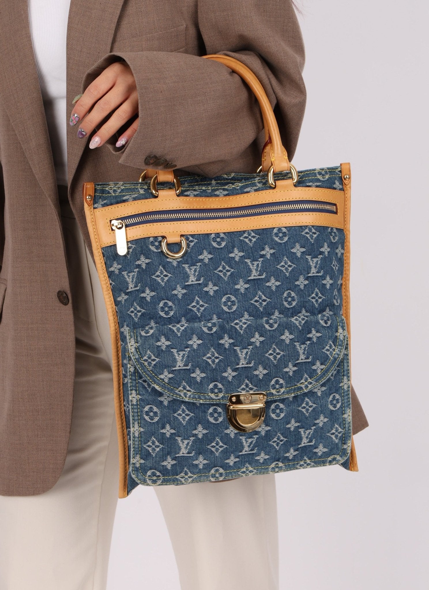Louis Vuitton Denim Monogram Sac Plat - FashioNica