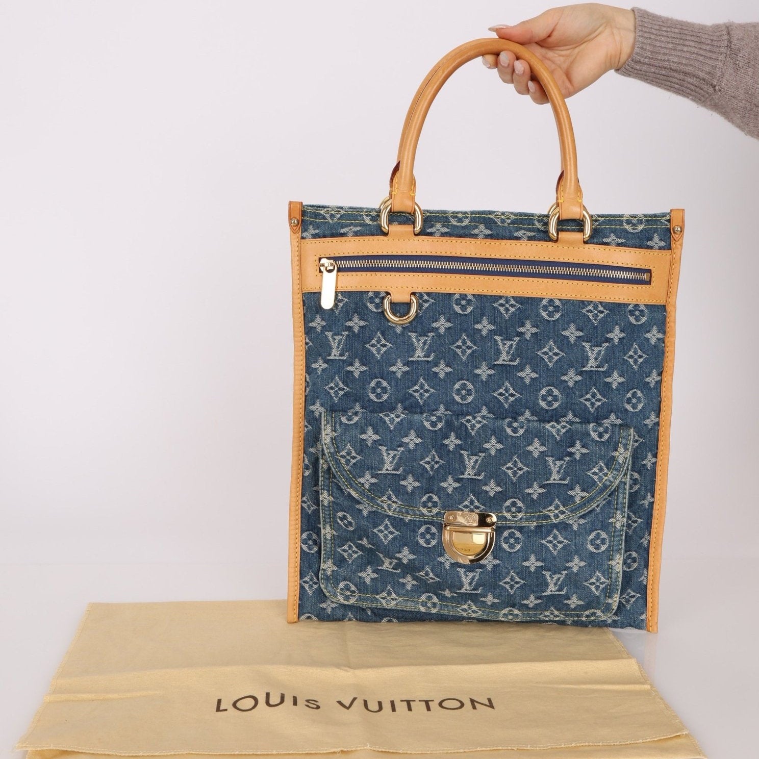 Louis Vuitton Denim Monogram Sac Plat - FashioNica