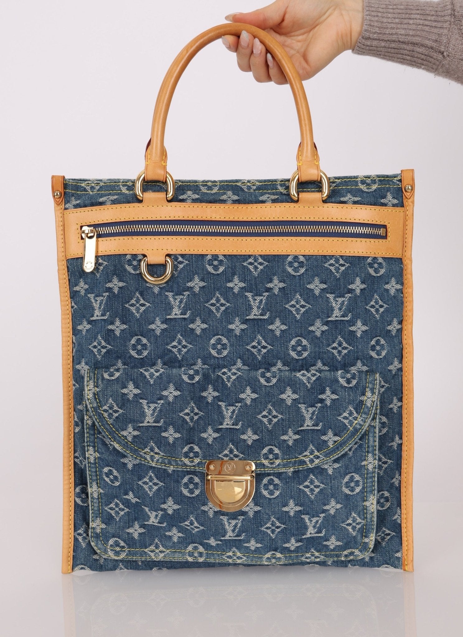 Louis Vuitton Denim Monogram Sac Plat - FashioNica