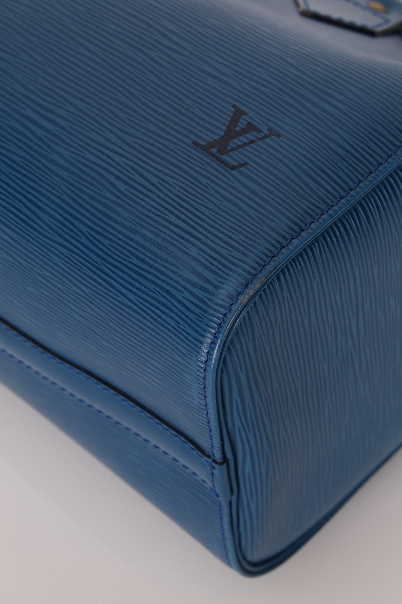 Louis Vuitton Epi Leather Speedy Handbag 30 - FashioNica