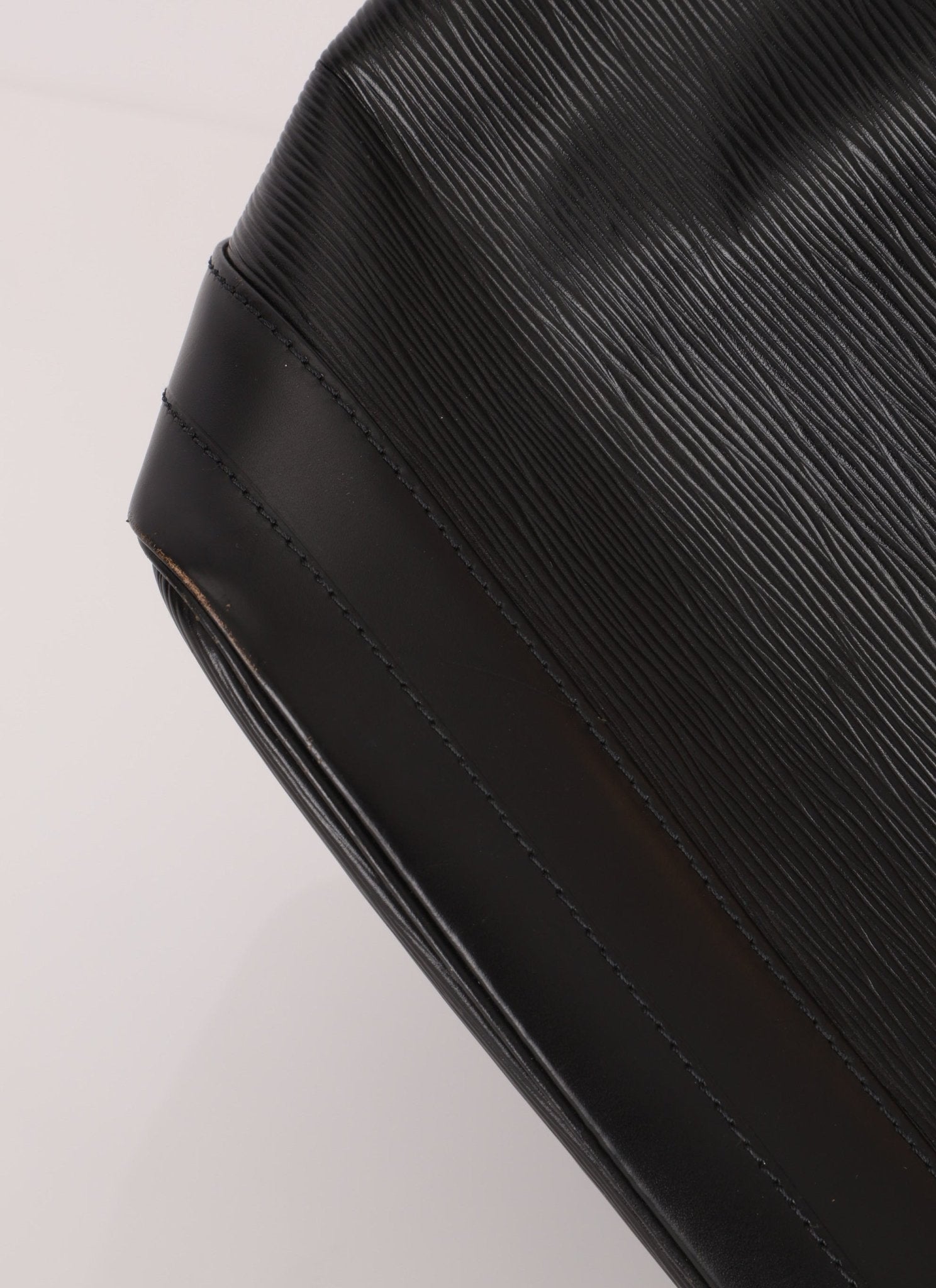 Louis Vuitton Epi Noir Petit Noe - FashioNica