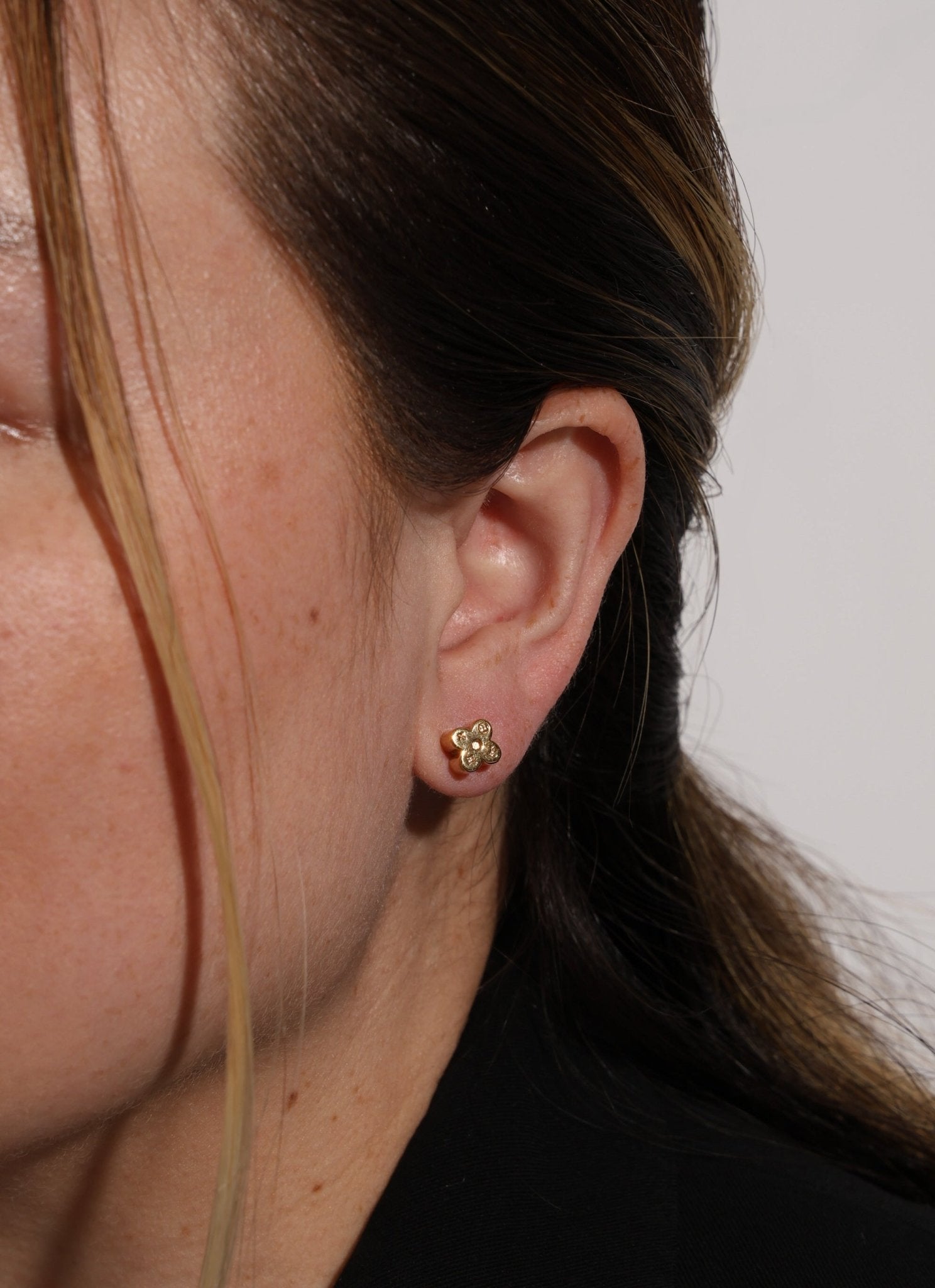 Louis Vuitton Fast Flower Stud Earrings - FashioNica