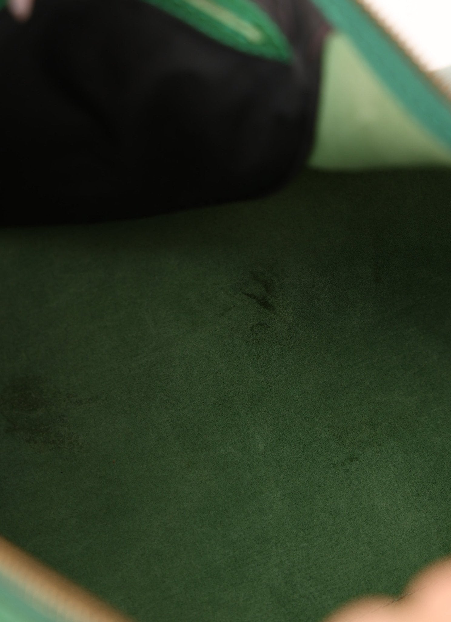 Louis Vuitton Green Epi Speedy 30 - FashioNica