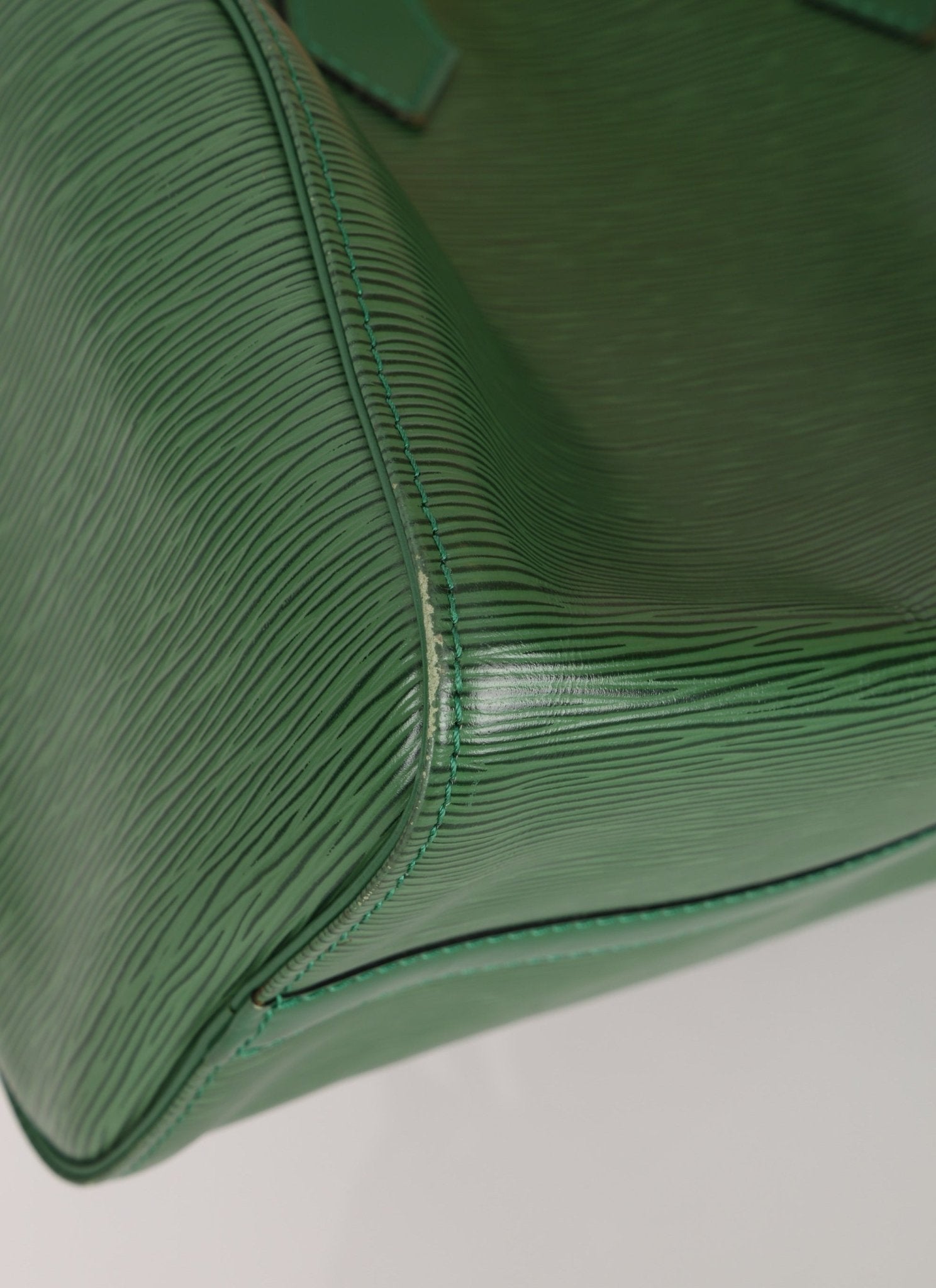 Louis Vuitton Green Epi Speedy 30 - FashioNica