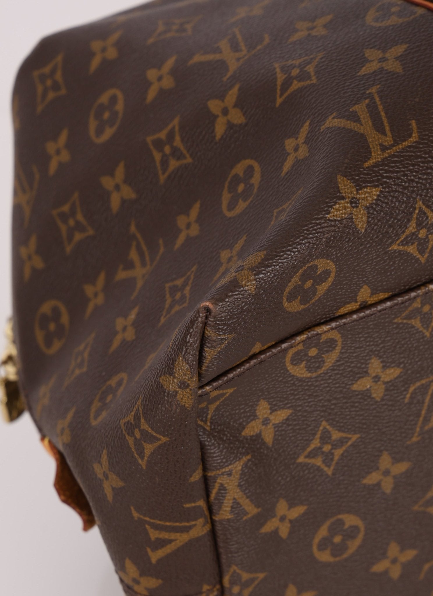 Louis Vuitton Monogram Beaubourg Weekender - FashioNica
