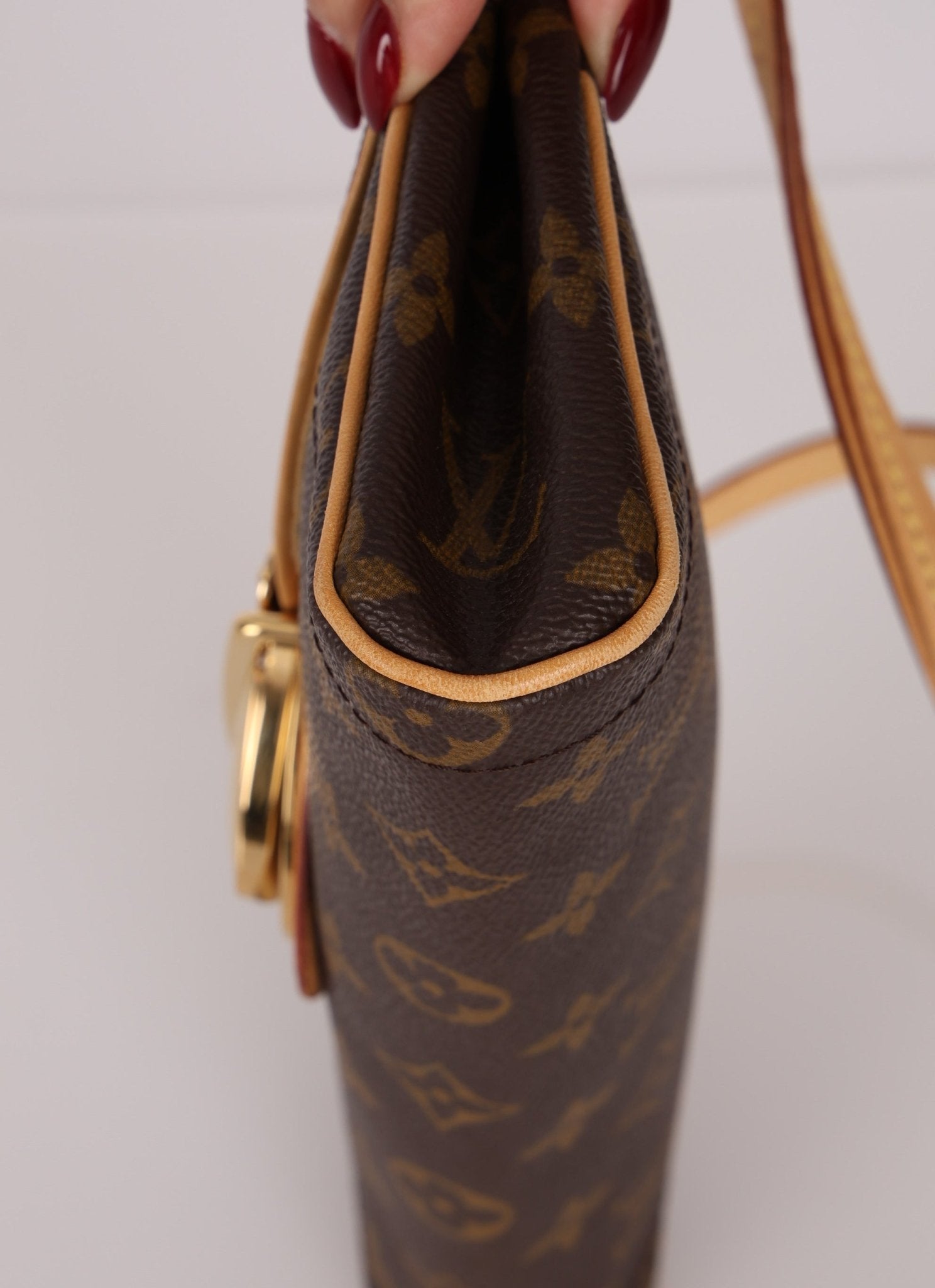 Louis Vuitton Monogram Beverly PM Pochette - FashioNica