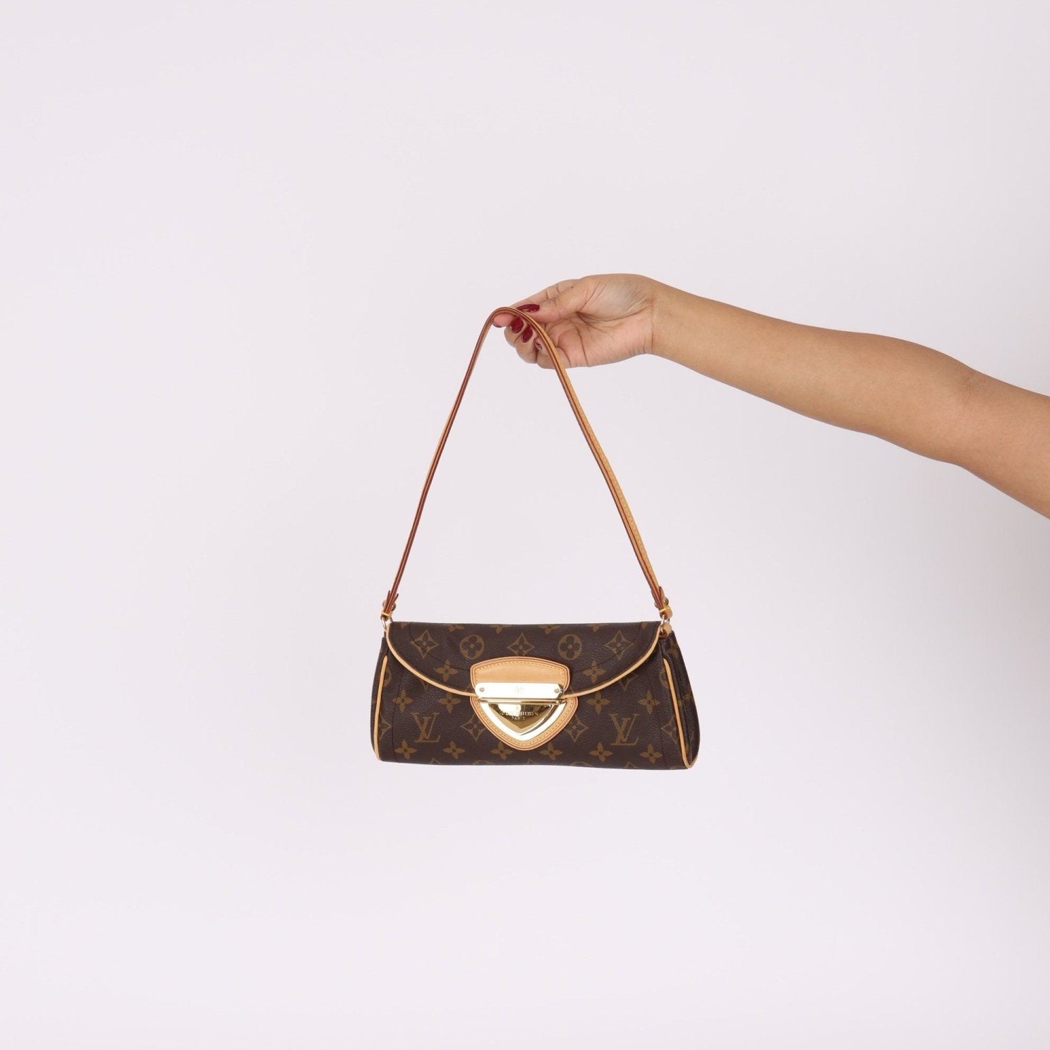 Louis Vuitton Monogram Beverly PM Pochette - FashioNica