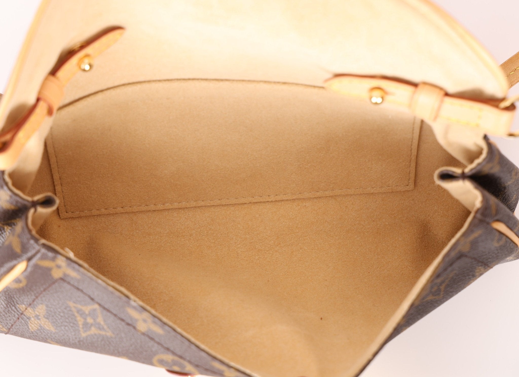 Louis Vuitton Monogram Beverly PM Pochette - FashioNica