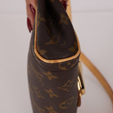 Louis Vuitton Monogram Beverly PM Pochette - FashioNica