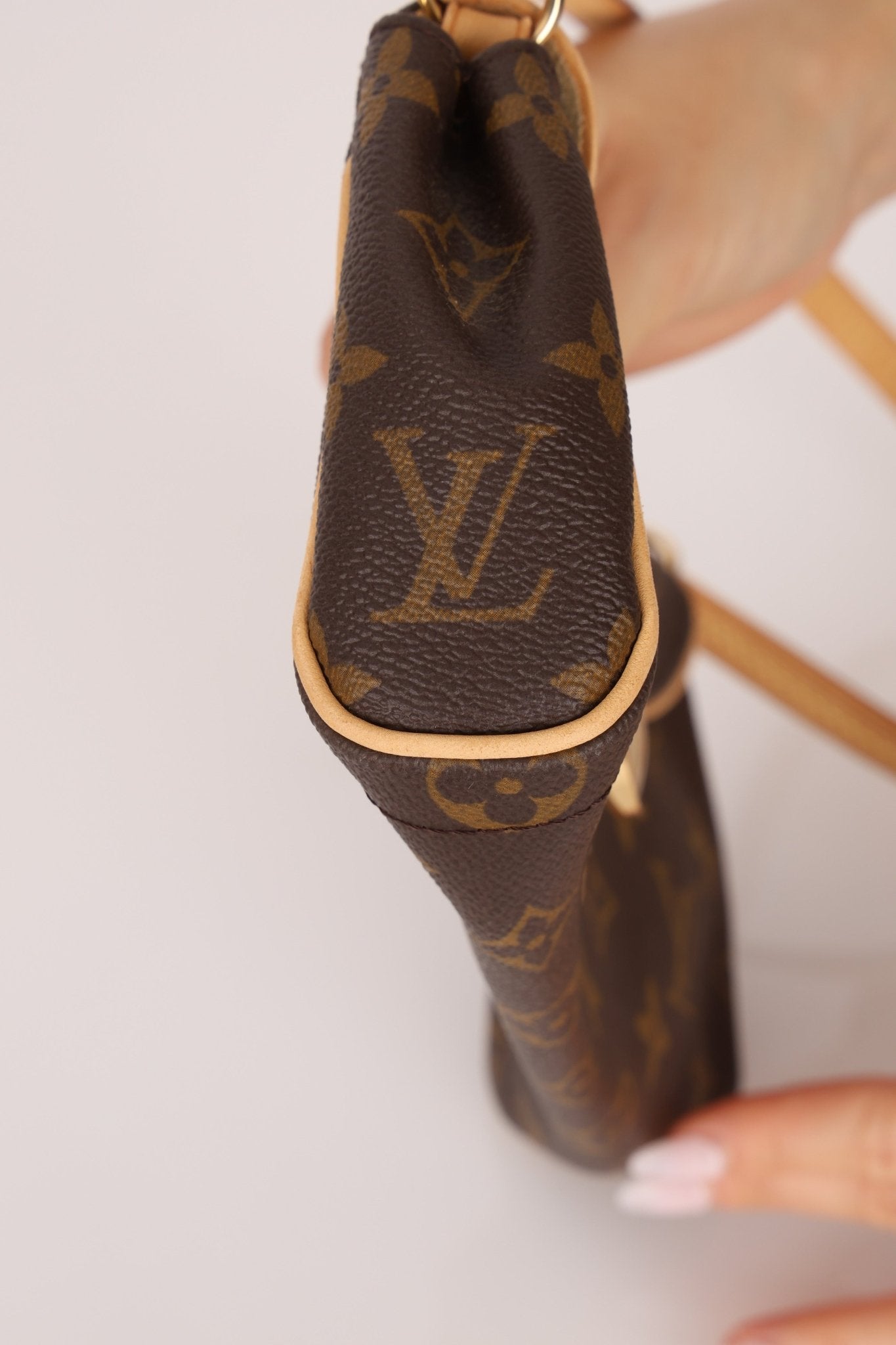 Louis Vuitton Monogram Beverly Pochette PM - FashioNica
