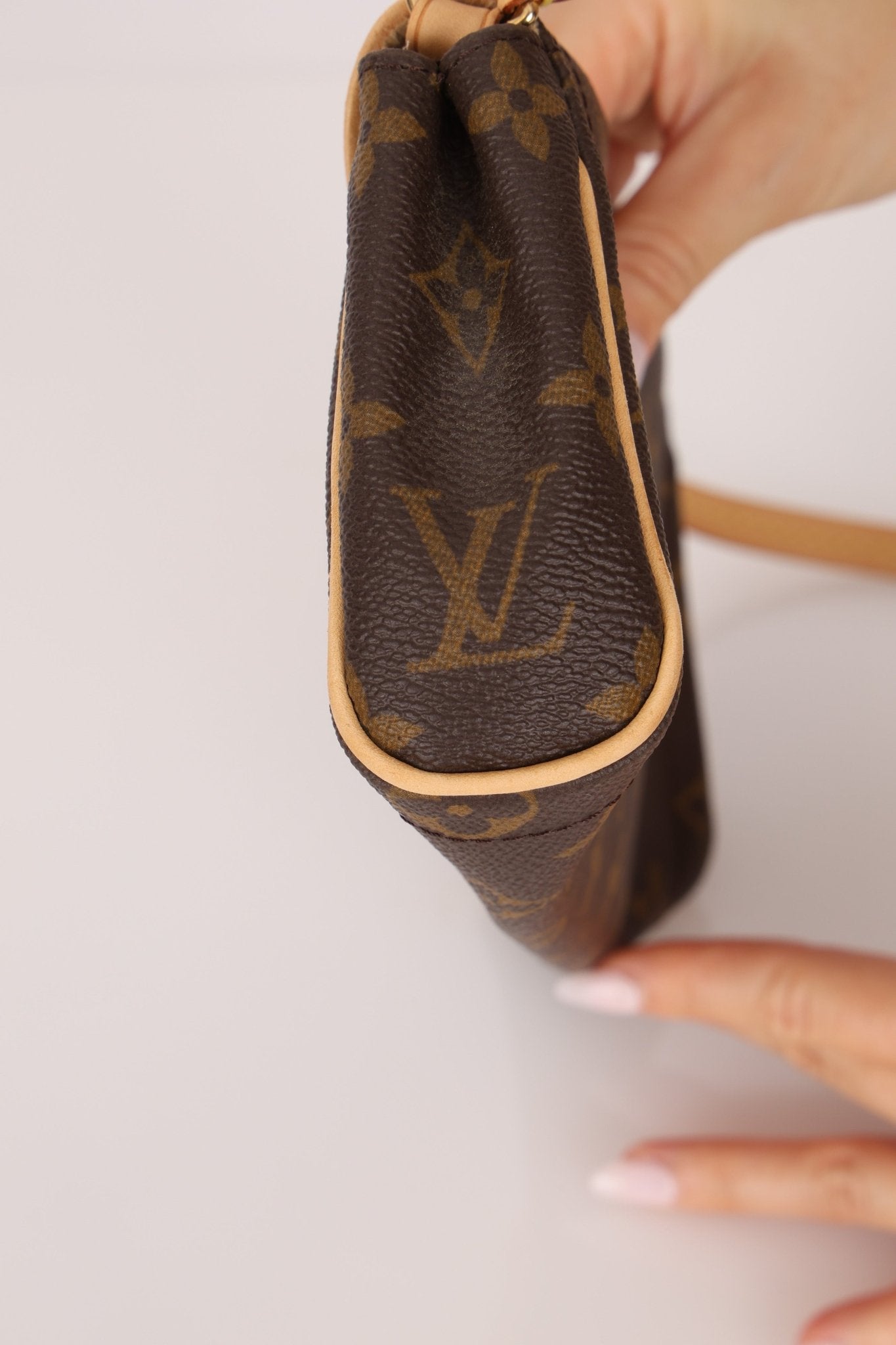 Louis Vuitton Monogram Beverly Pochette PM - FashioNica