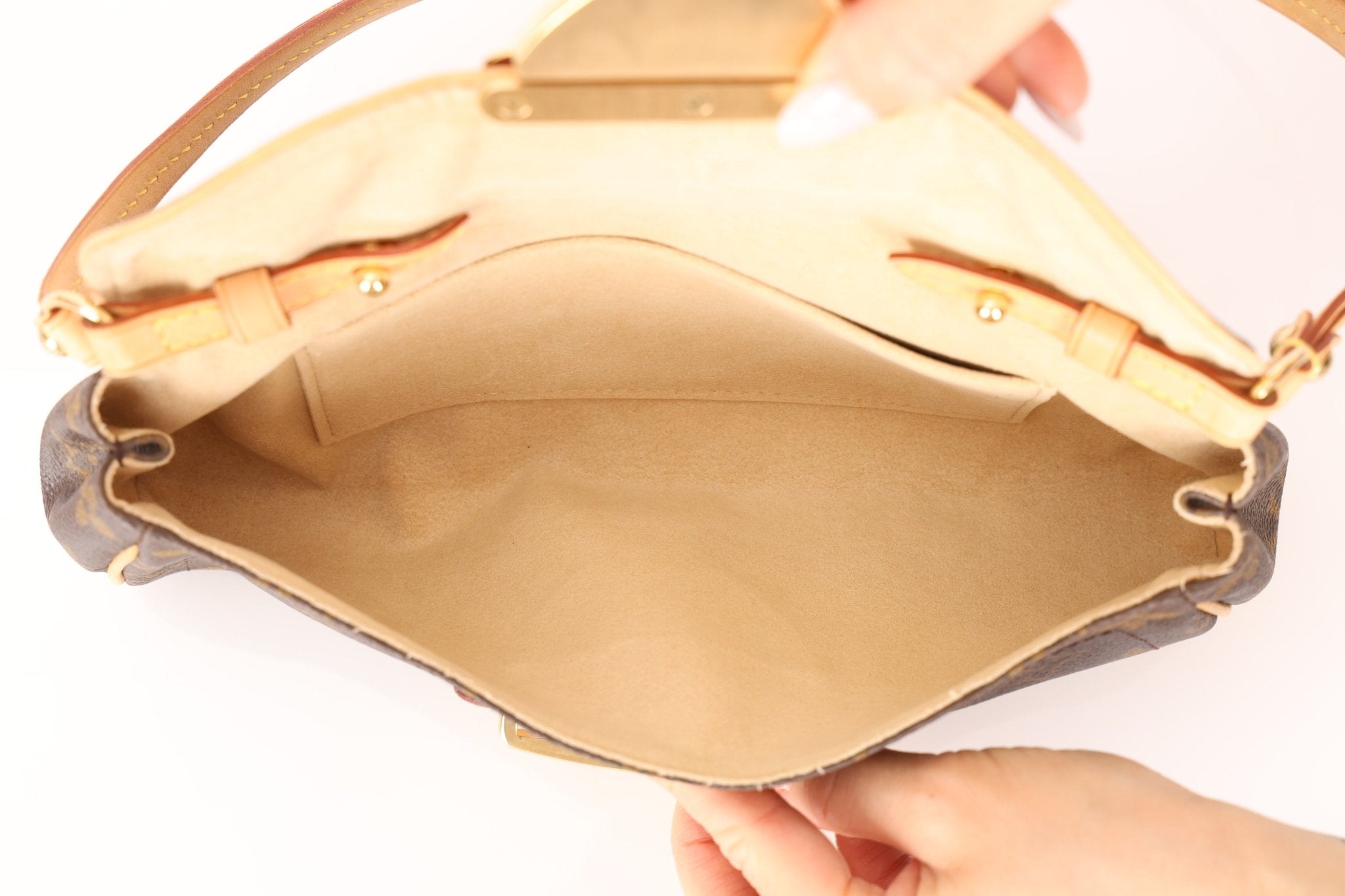 Louis Vuitton Monogram Beverly Pochette PM - FashioNica