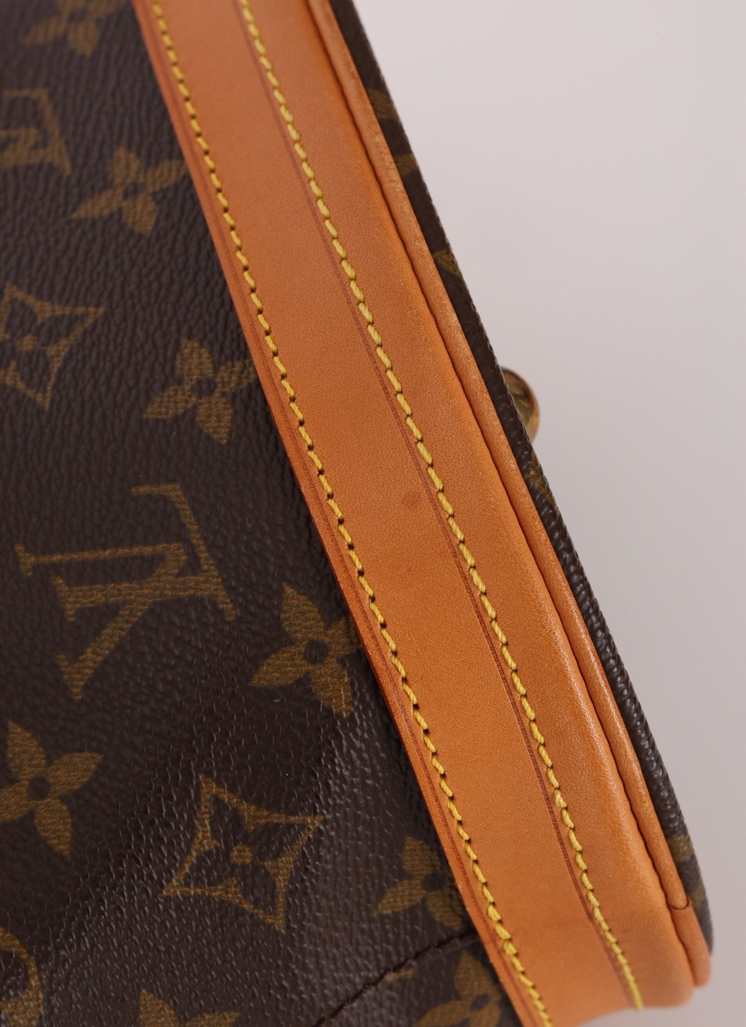 Louis Vuitton Monogram Bucket Bag with Louis Vuitton Mini Pouch - FashioNica