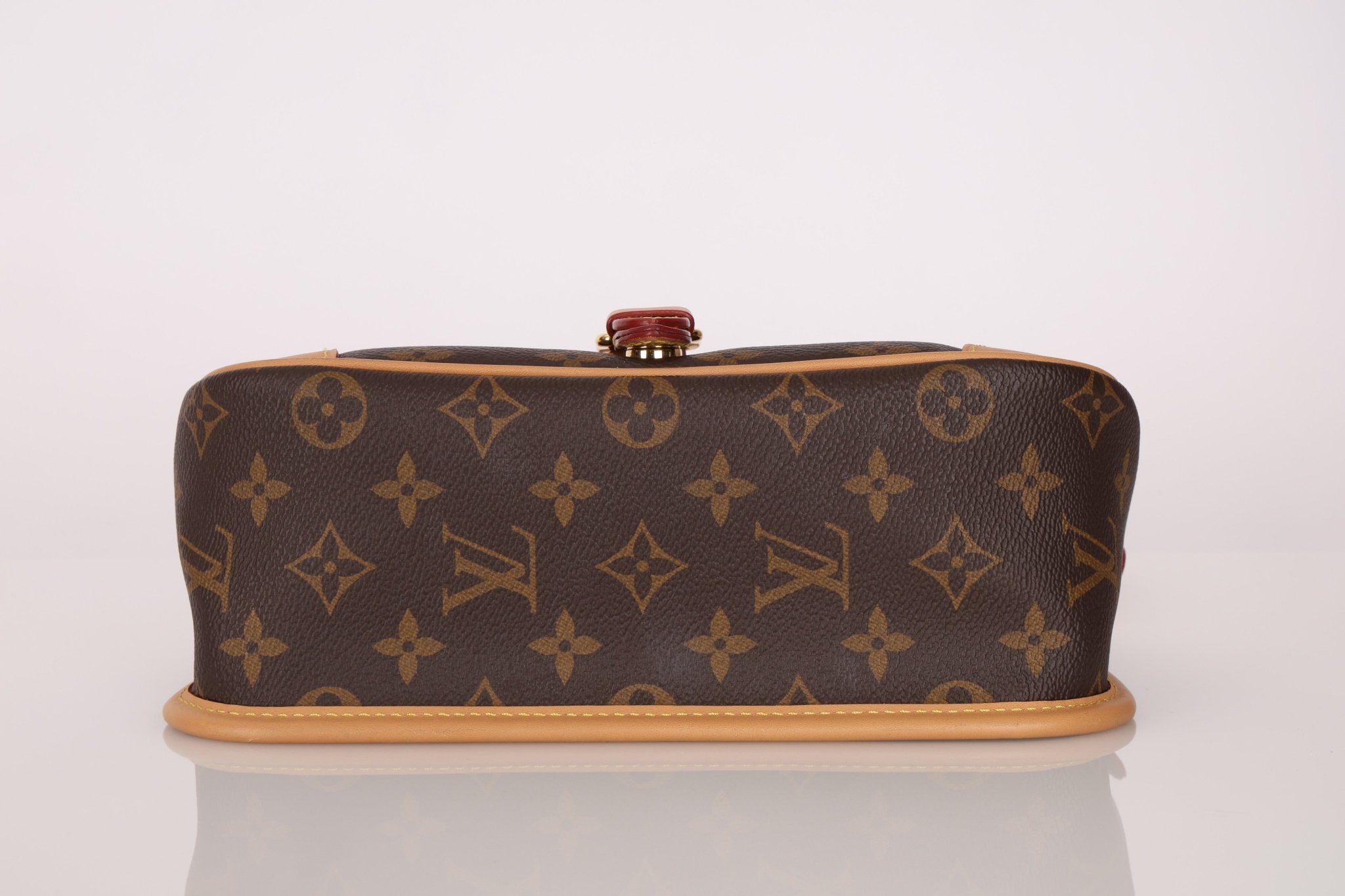 Louis Vuitton Monogram Canvas Diane w Straps - FashioNica