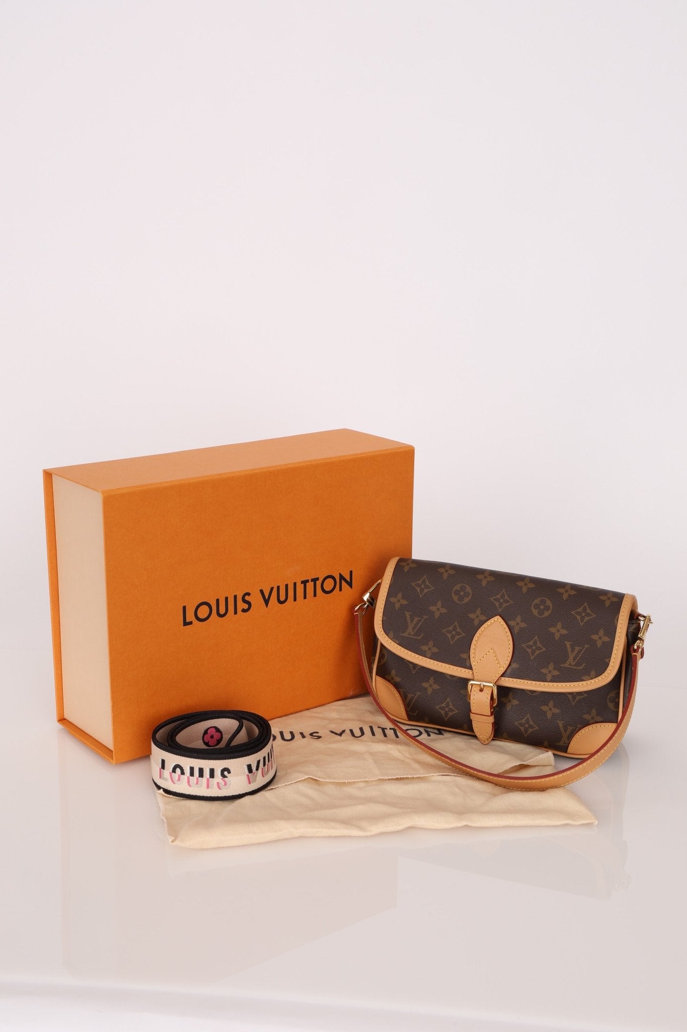 Louis Vuitton Monogram Canvas Diane w Straps - FashioNica