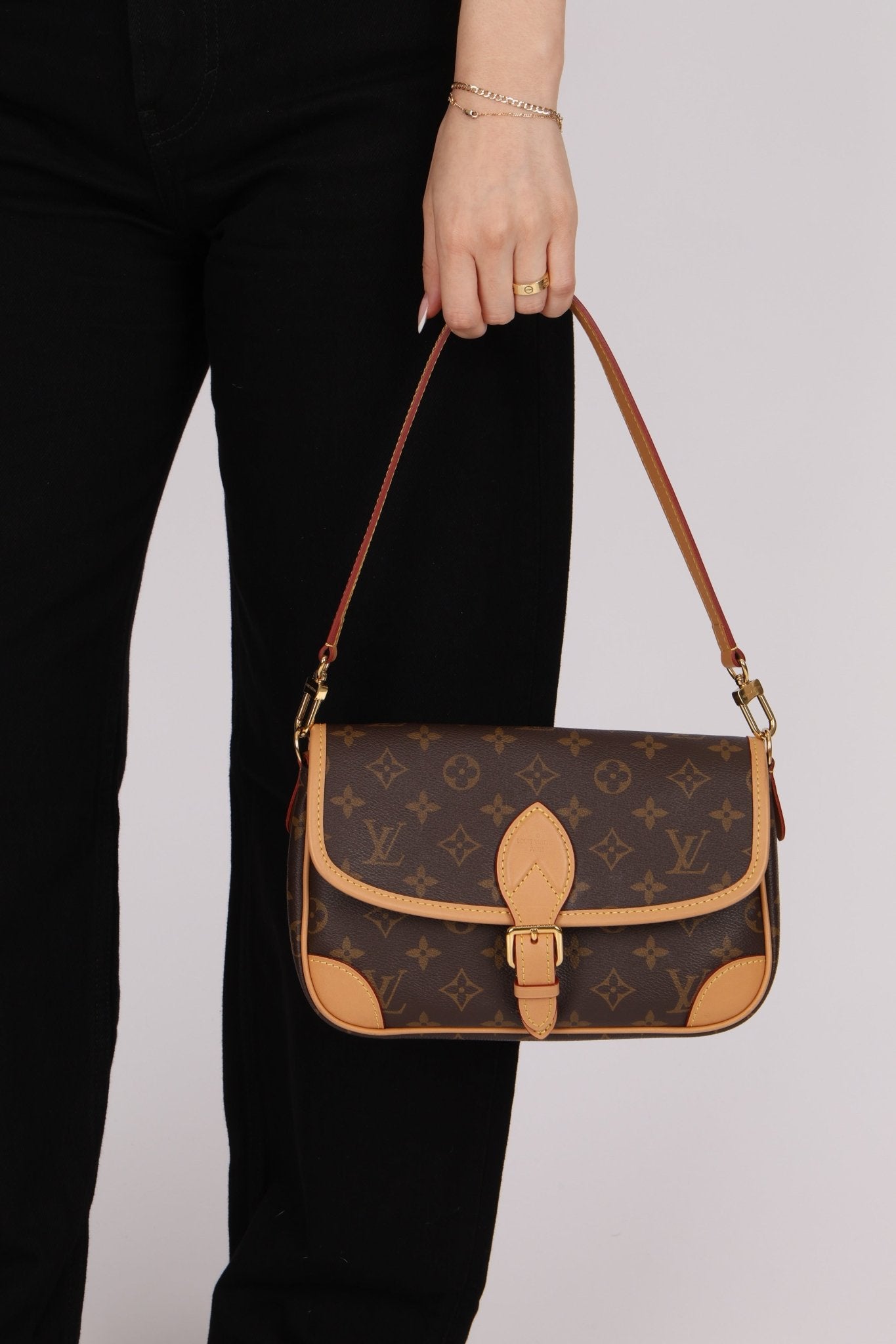 Louis Vuitton Monogram Canvas Diane w Straps - FashioNica